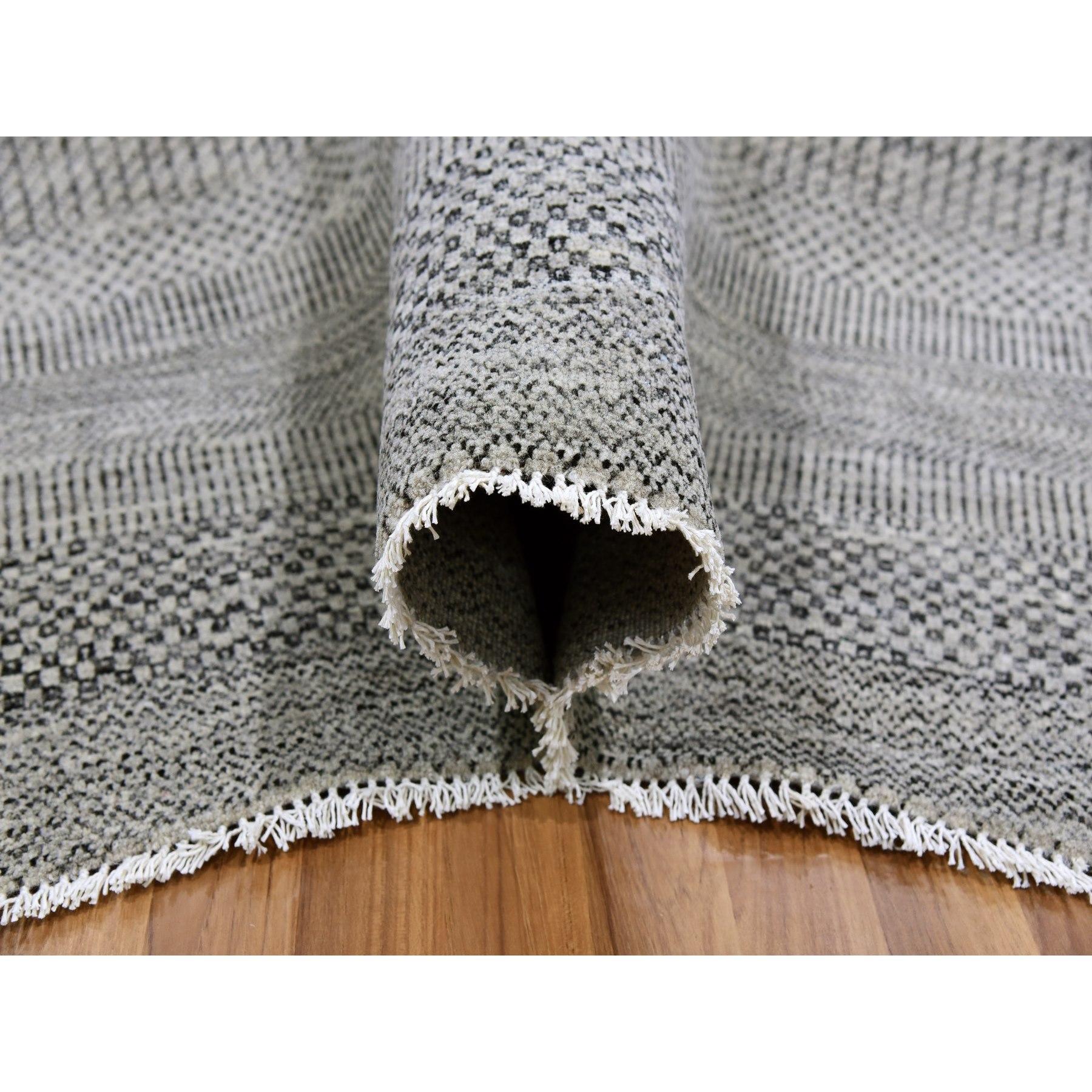 Hand-Knotted 10'x10' Cloud Gray Hand Knotted Pure Undyed Wool Round Grass Design Rug For Sale