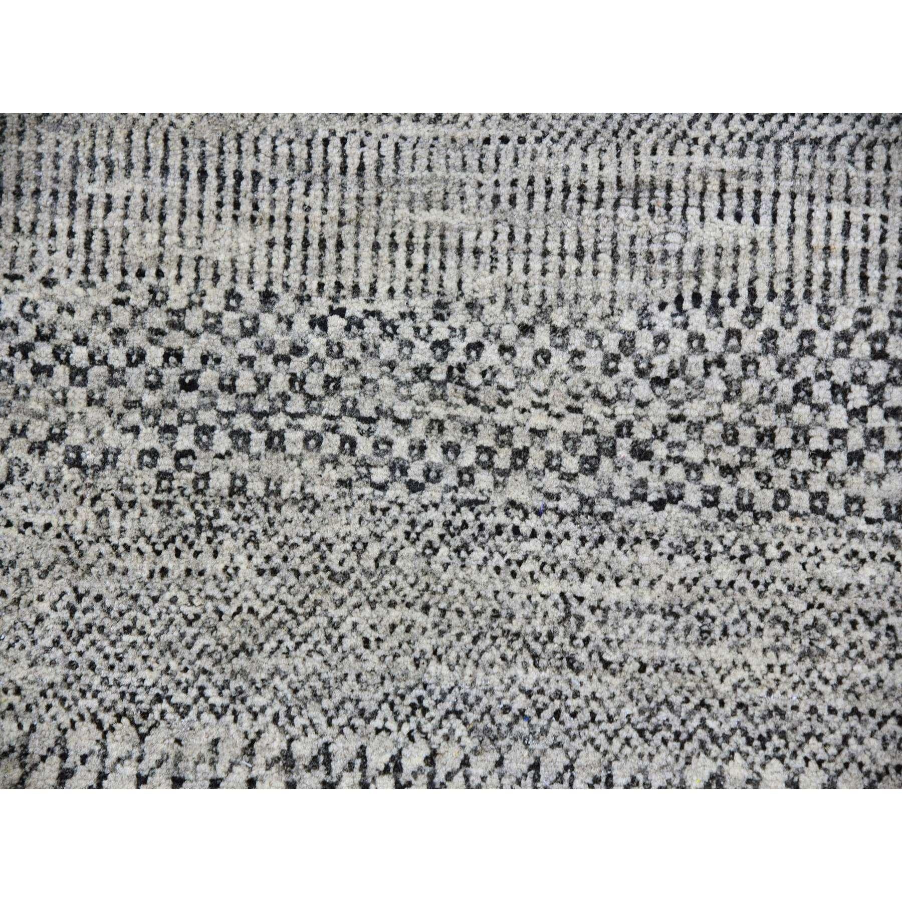 10'x10' Cloud Gray Hand Knotted Pure Undyed Wool Round Grass Design Rug For Sale 1