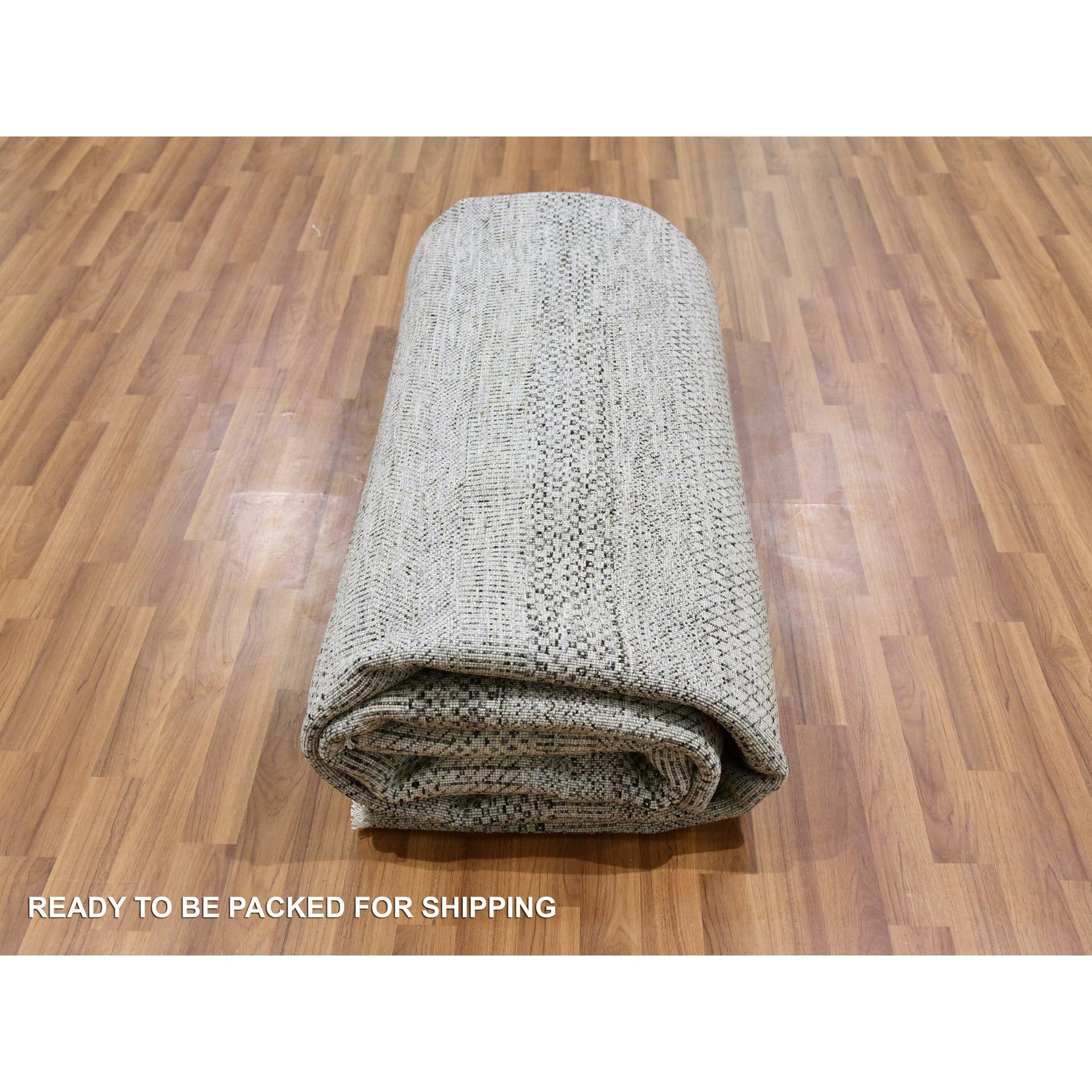 10'x10' Cloud Gray Hand Knotted Pure Undyed Wool Round Grass Design Rug For Sale 2
