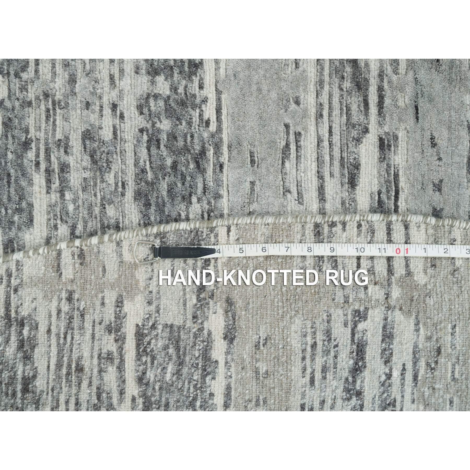 10'x10' Dunkelgrauer handgesponnener, ungefärbter Wollteppich, handgeknüpft, modern, rund, orientalisch im Angebot 4