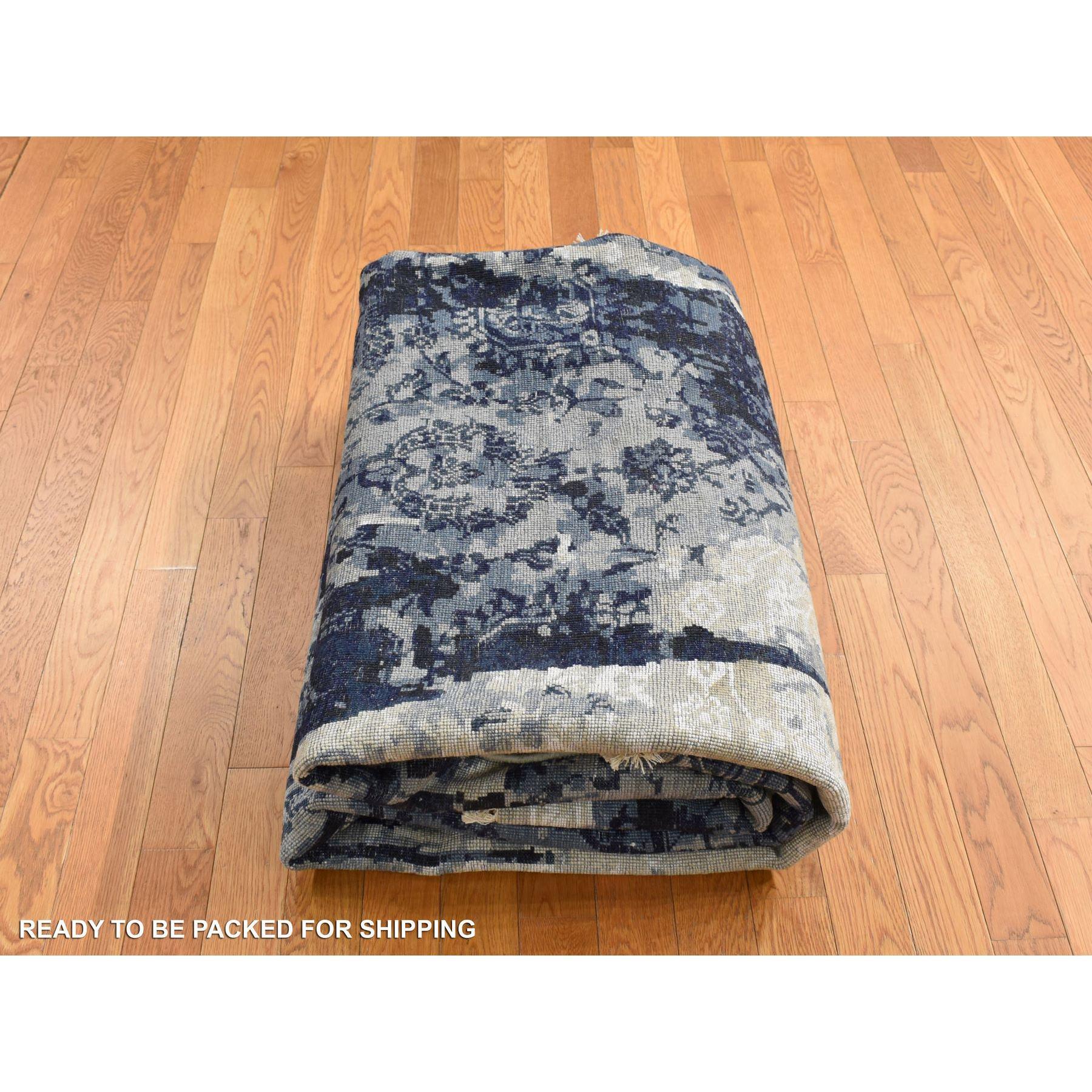 10'x10' Tappeto blu denim in lana e seta con disegno Shibori tono su tono annodato a mano in vendita 1