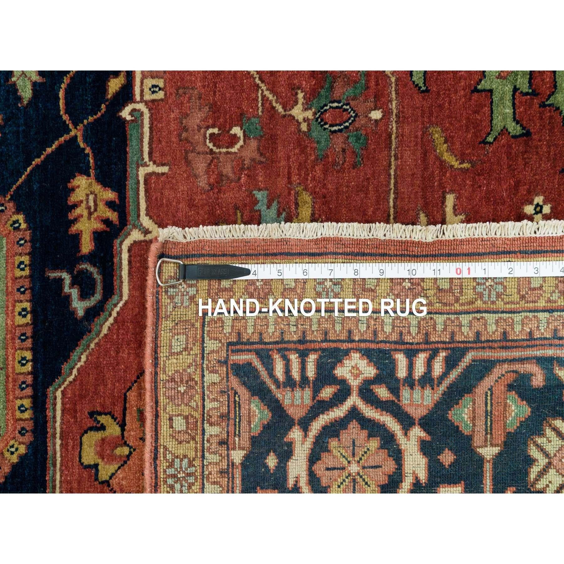 10'x10' Feuersteinroter antiker, handgeknüpfter, quadratischer, antiker, feiner Heris-Teppich aus Wolle im Angebot 4