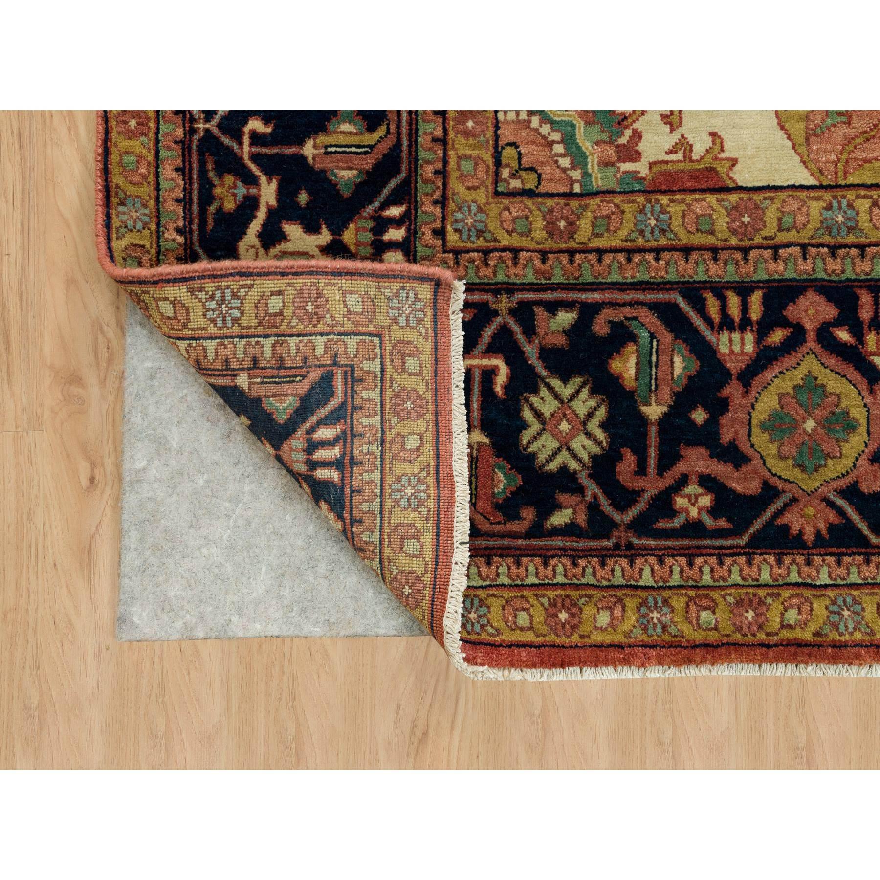 10'x10' Feuersteinroter antiker, handgeknüpfter, quadratischer, antiker, feiner Heris-Teppich aus Wolle (Indisch) im Angebot