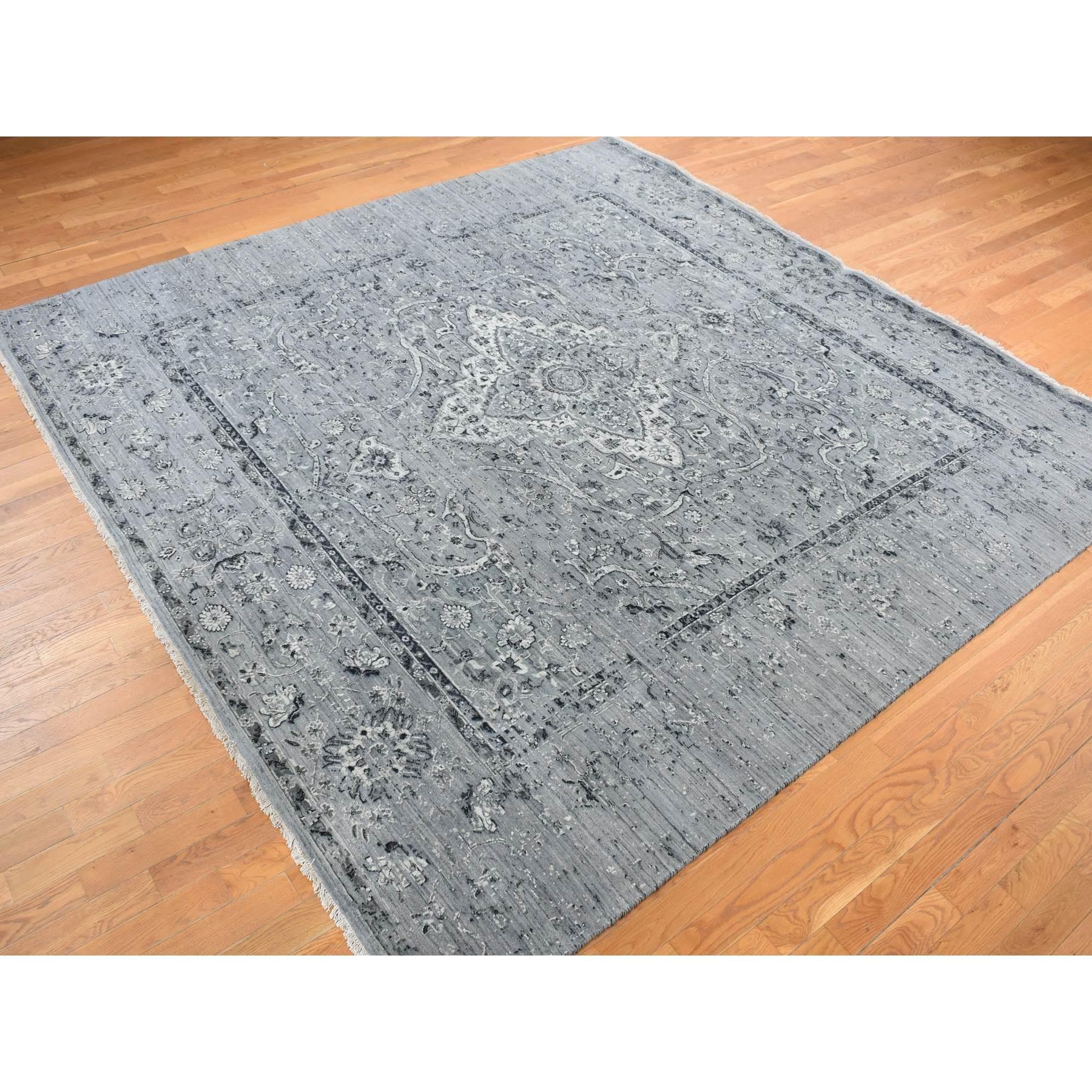 10'x10' Grauer handgeknüpfter Seiden- mit Wollteppich in Broken- und Erased Persisch-Design (Mittelalterlich) im Angebot