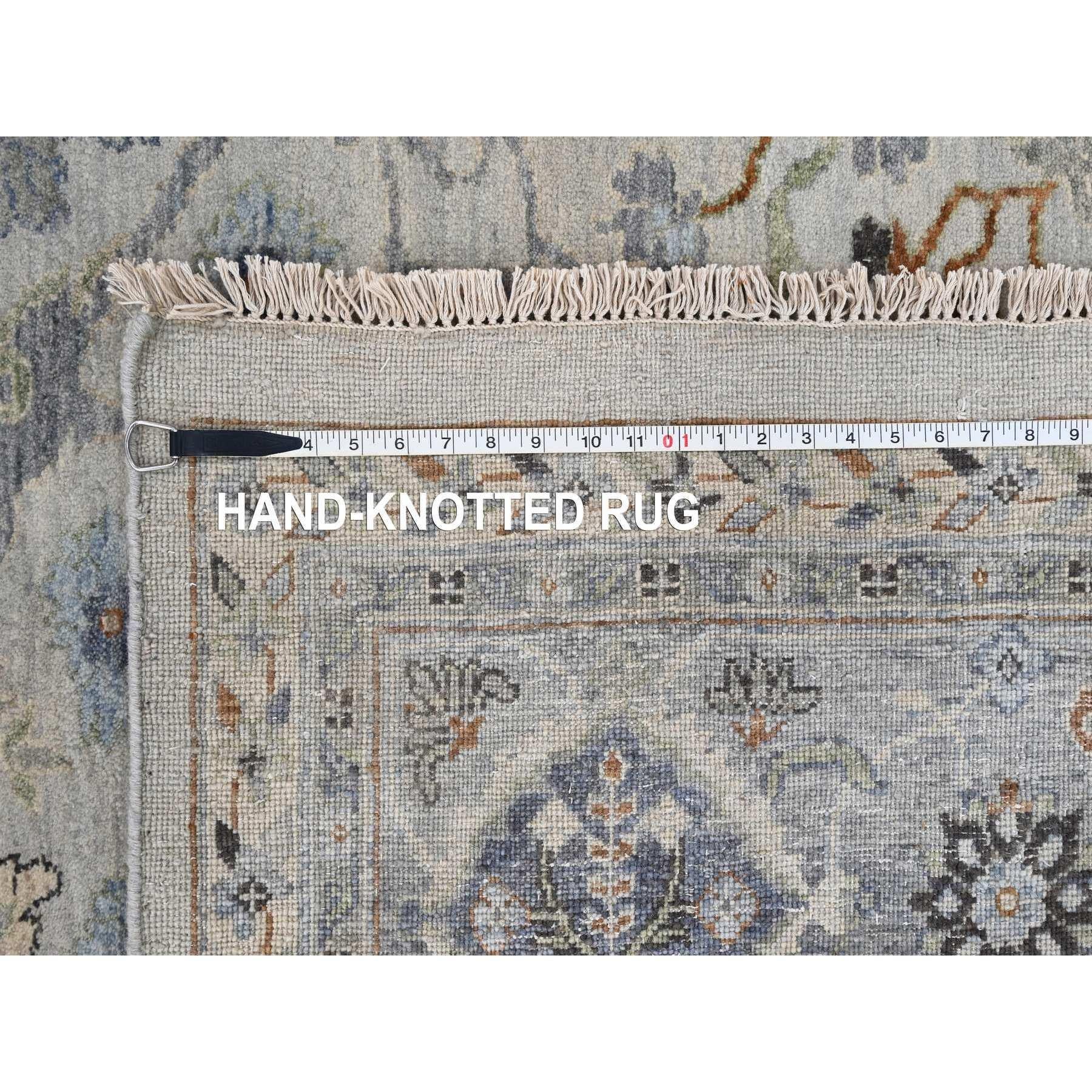 Tapis carré en laine douce nouée à la main 10'x10' Gray Denser Weave Oushak Floral Design/One en vente 4