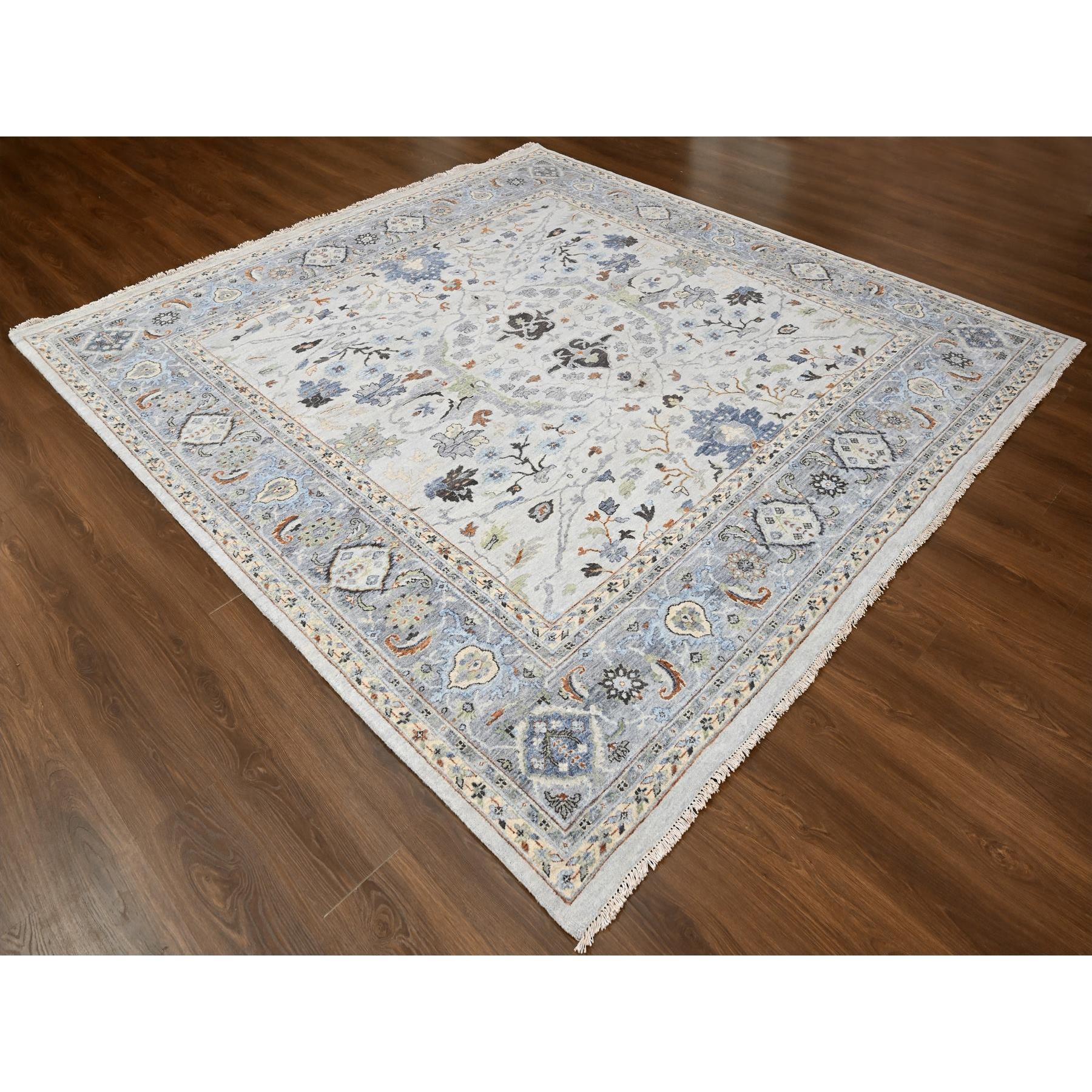 Indien Tapis carré en laine douce nouée à la main 10'x10' Gray Denser Weave Oushak Floral Design/One en vente