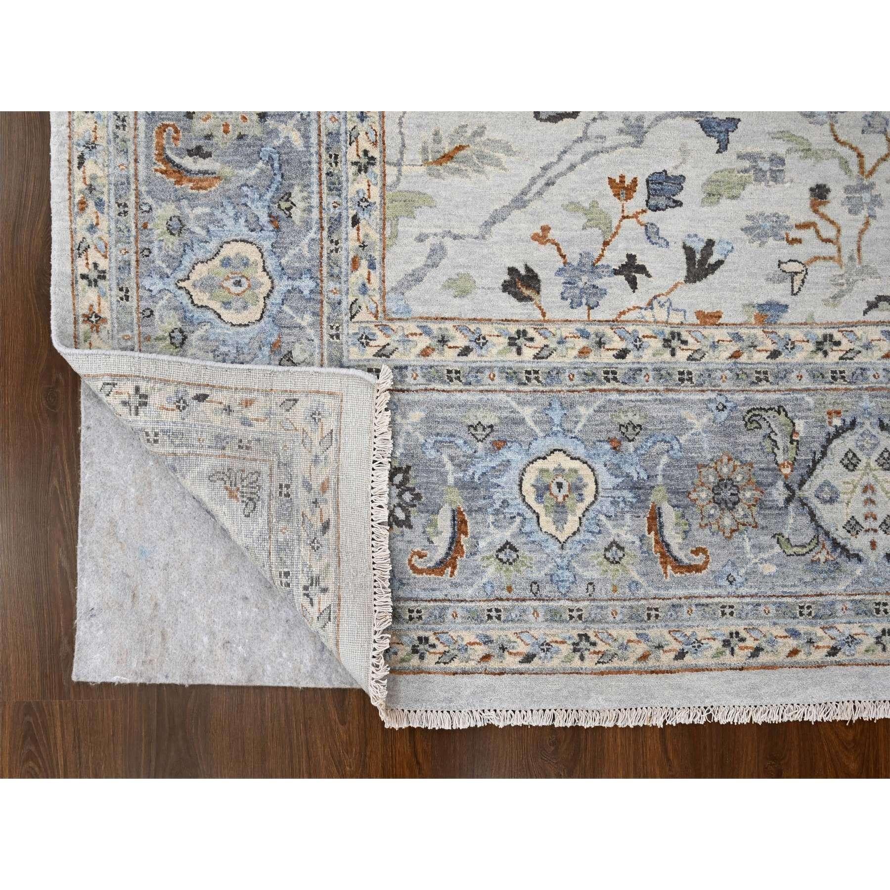Noué à la main Tapis carré en laine douce nouée à la main 10'x10' Gray Denser Weave Oushak Floral Design/One en vente