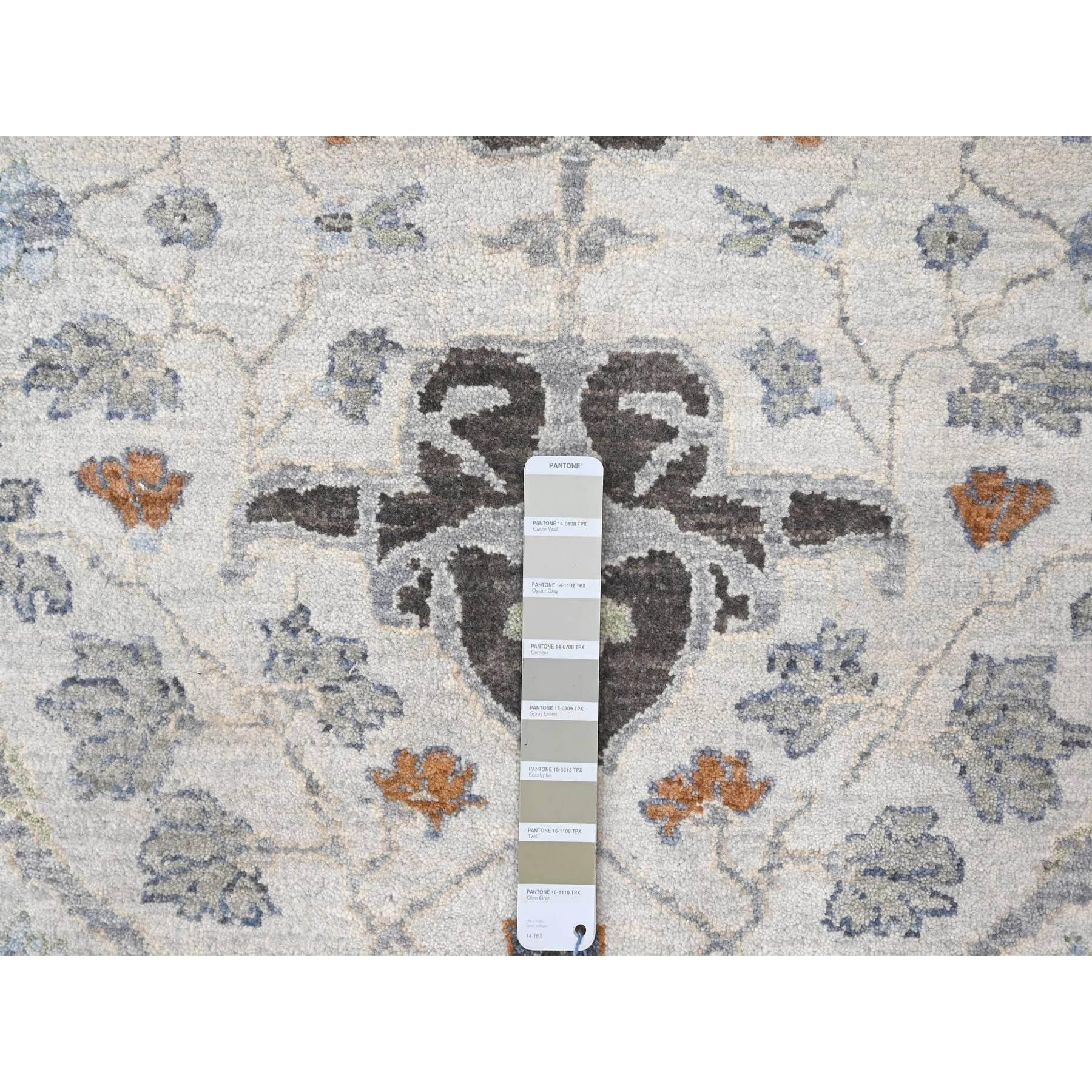 Laine Tapis carré en laine douce nouée à la main 10'x10' Gray Denser Weave Oushak Floral Design/One en vente