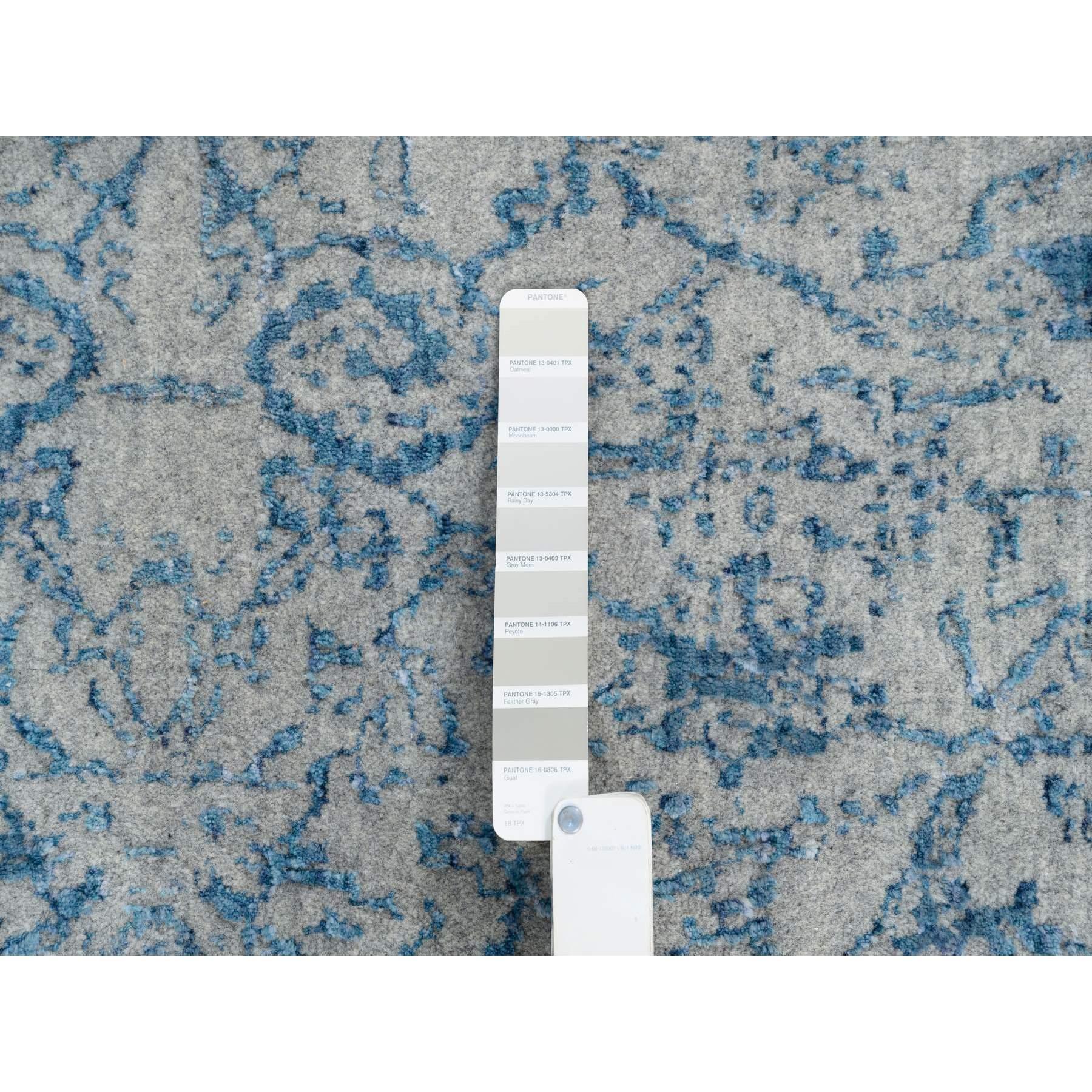 XXI secolo e contemporaneo Tappeto quadrato grigio 10'x10' in lana jacquard e seta vegetale lavorato a mano in vendita