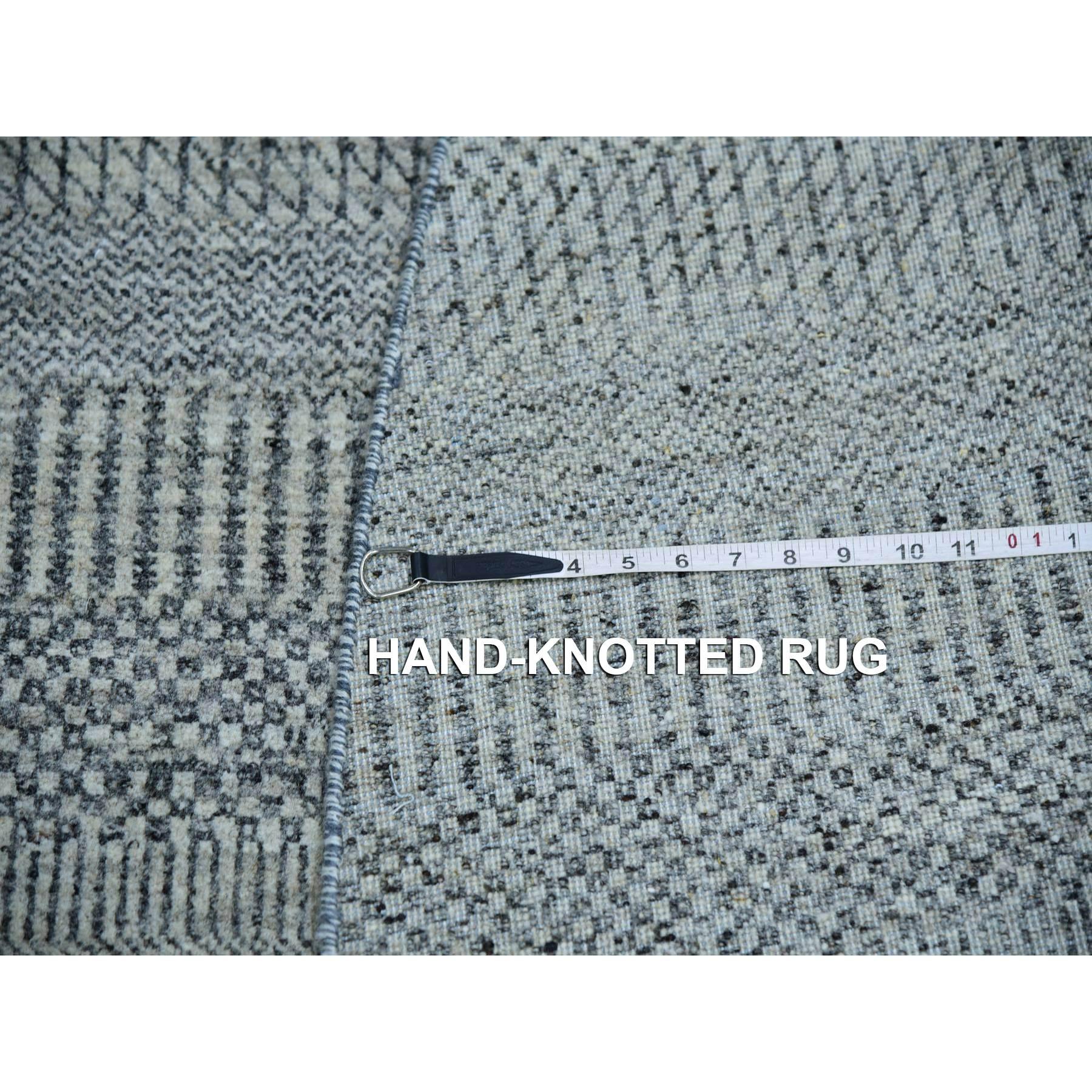 10'x10' Grauer handgeknüpfter runder Teppich aus reiner Wolle in Grau, modernem Tone auf Tone-Gras-Design im Angebot 4
