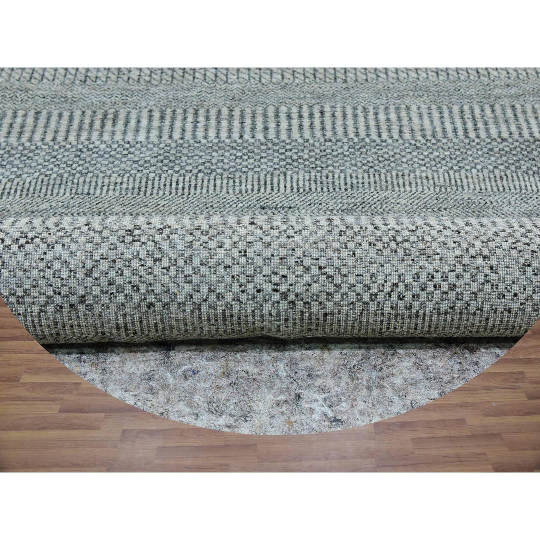 10'x10' Grauer handgeknüpfter runder Teppich aus reiner Wolle in Grau, modernem Tone auf Tone-Gras-Design (Indisch) im Angebot