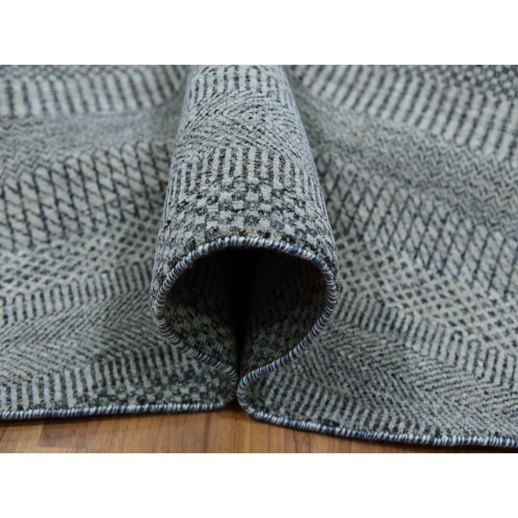 10'x10' Grauer handgeknüpfter runder Teppich aus reiner Wolle in Grau, modernem Tone auf Tone-Gras-Design (Handgeknüpft) im Angebot
