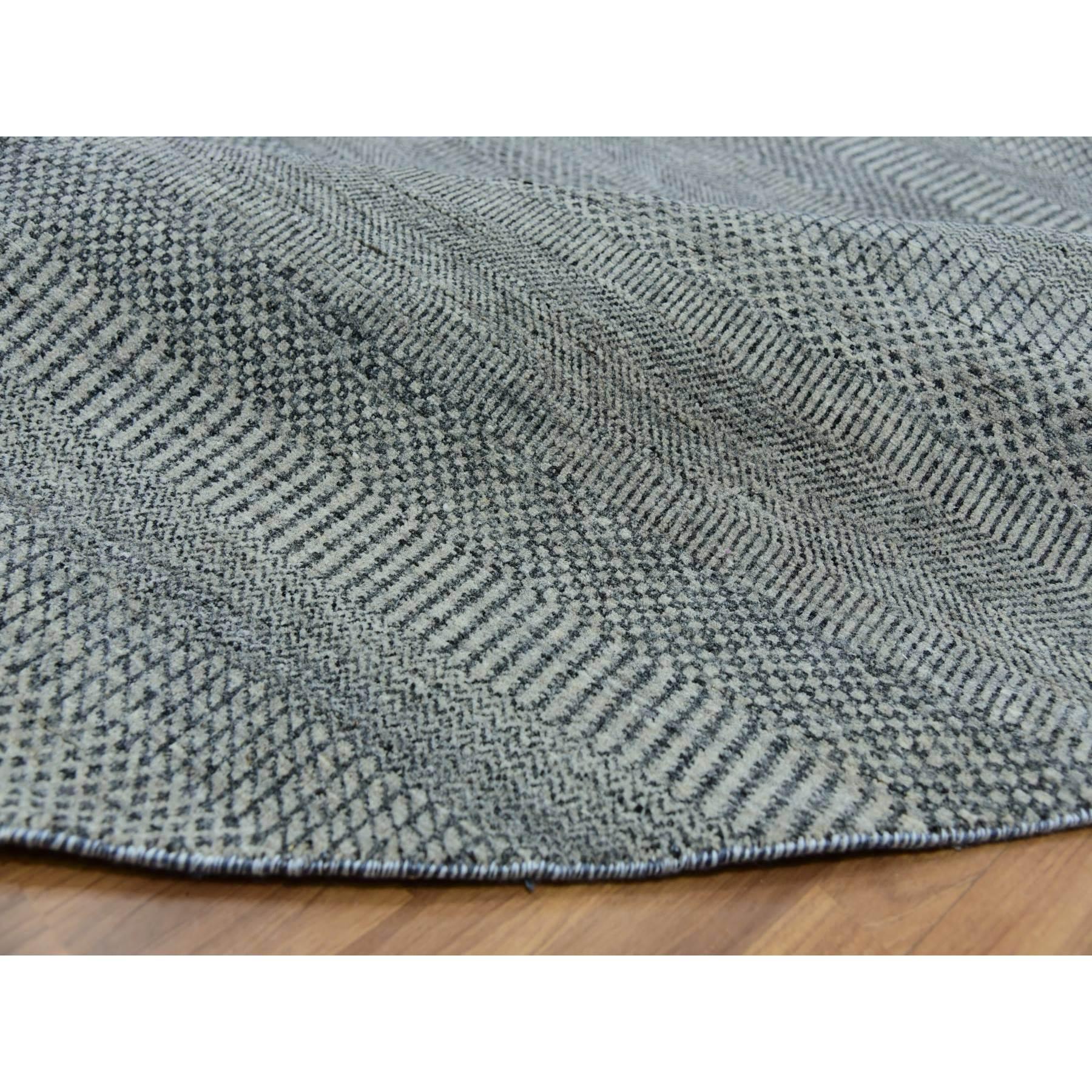 10'x10' Grauer handgeknüpfter runder Teppich aus reiner Wolle in Grau, modernem Tone auf Tone-Gras-Design im Zustand „Neu“ im Angebot in Carlstadt, NJ