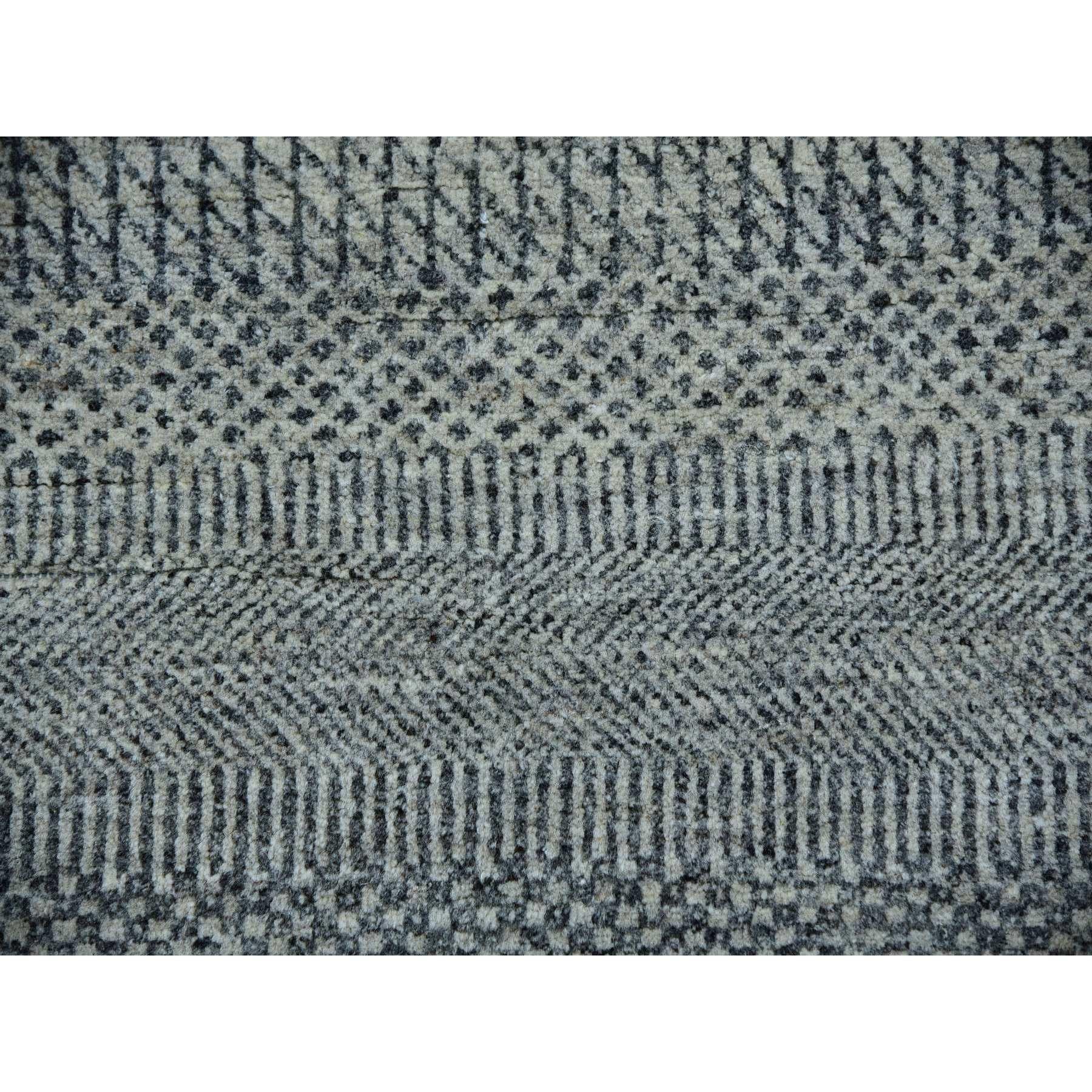 10'x10' Grauer handgeknüpfter runder Teppich aus reiner Wolle in Grau, modernem Tone auf Tone-Gras-Design im Angebot 1