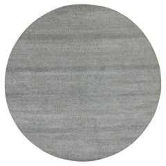 Tappeto rotondo in pura lana 10'x10' grigio annodato a mano, moderno, tono su tono, con disegno di erba.