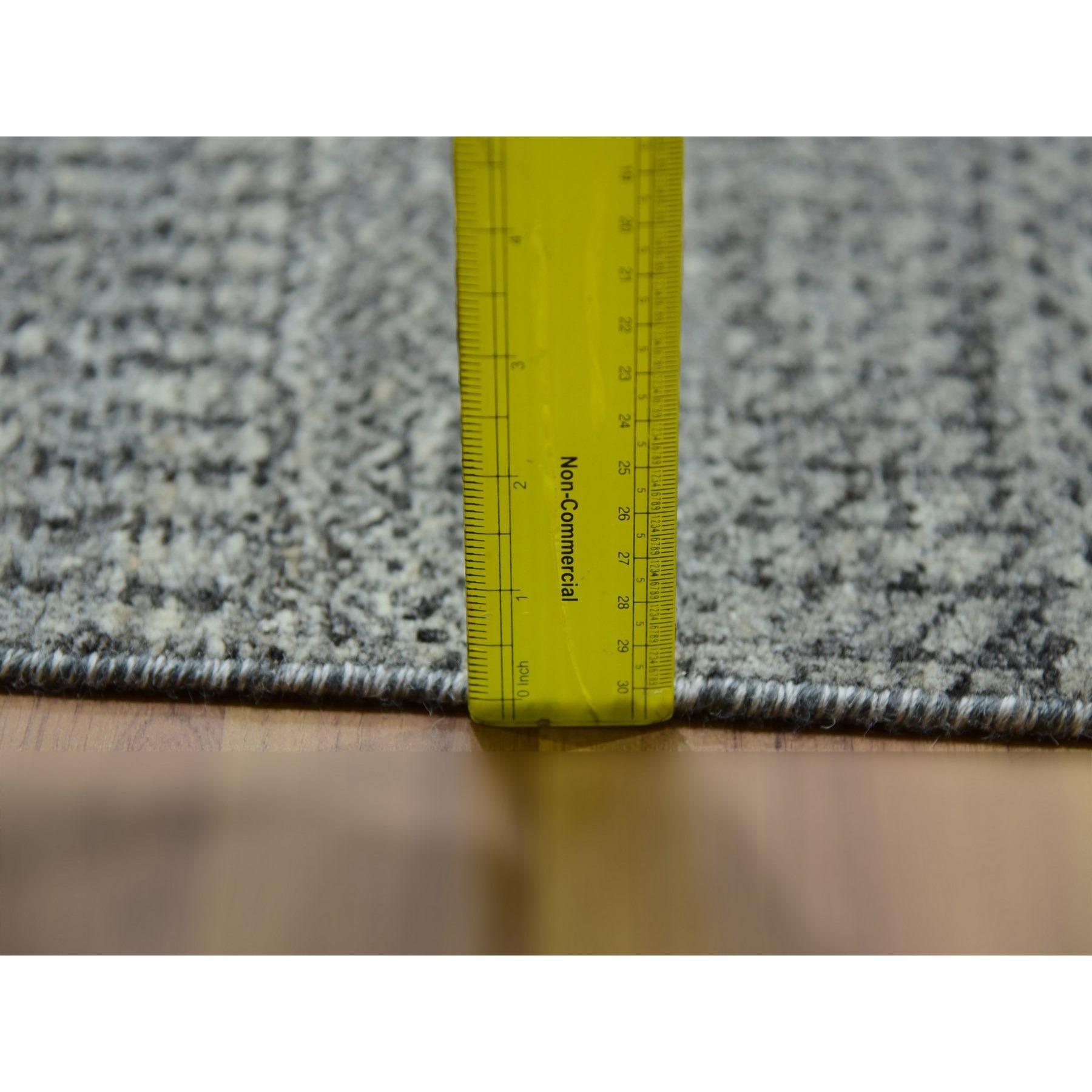10'x10' Gris Modern Grass Tapis oriental carré en laine non teintée noué à la main en vente 2