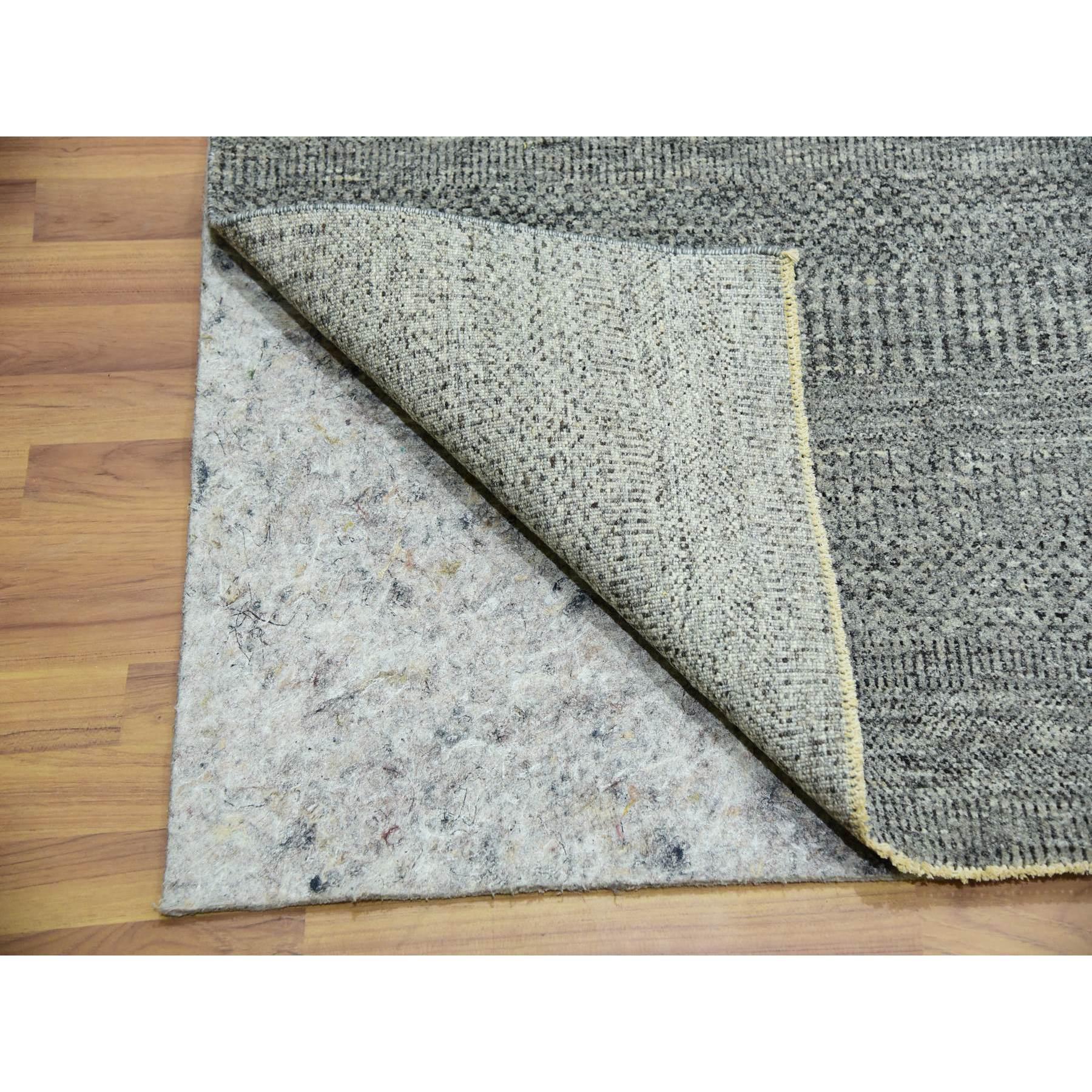 Indien 10'x10' Gris Modern Grass Tapis oriental carré en laine non teintée noué à la main en vente