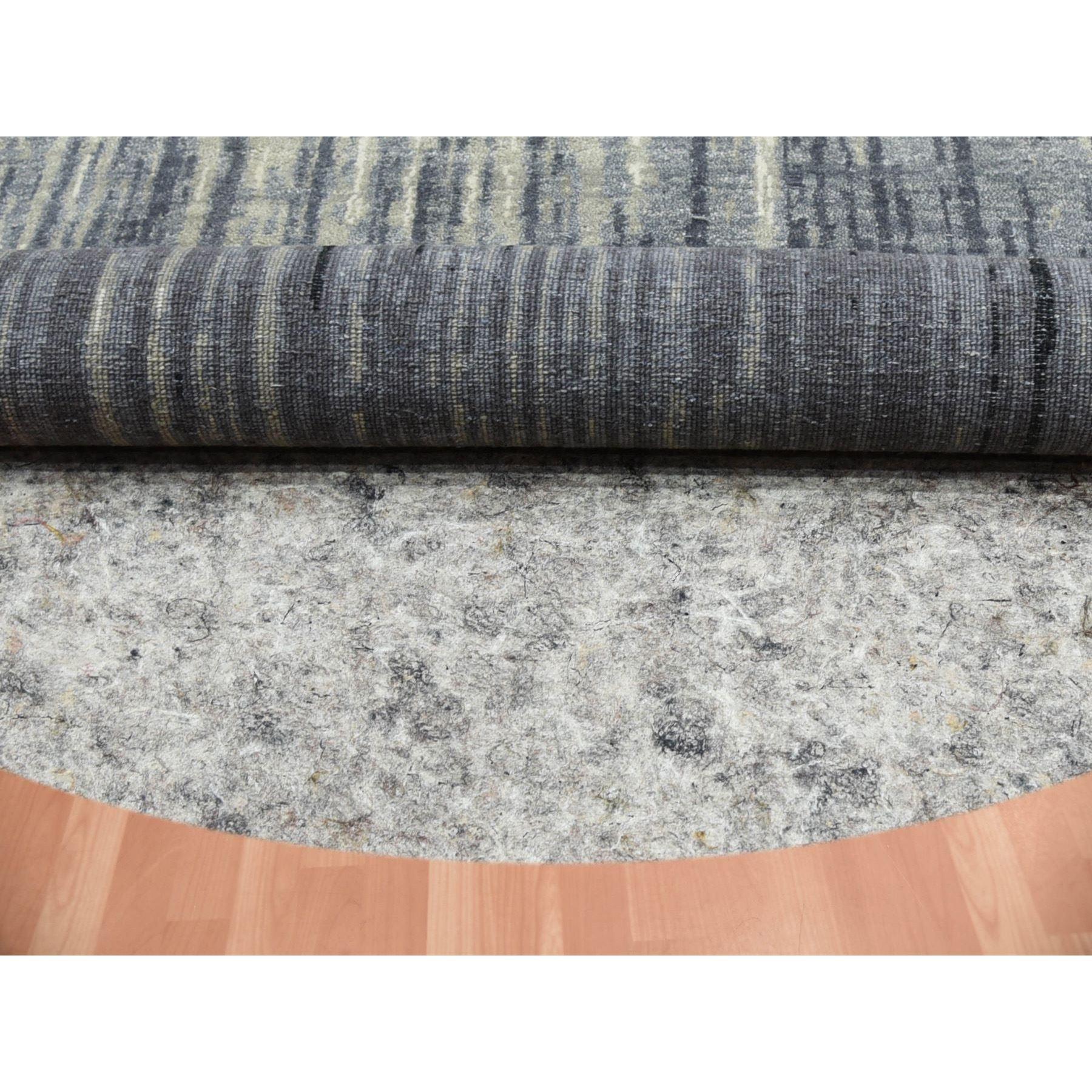 Hand-Knotted 10'x10' Gray Modern Ombre Organic Wool Hand Knotted Round Oriental Rug For Sale