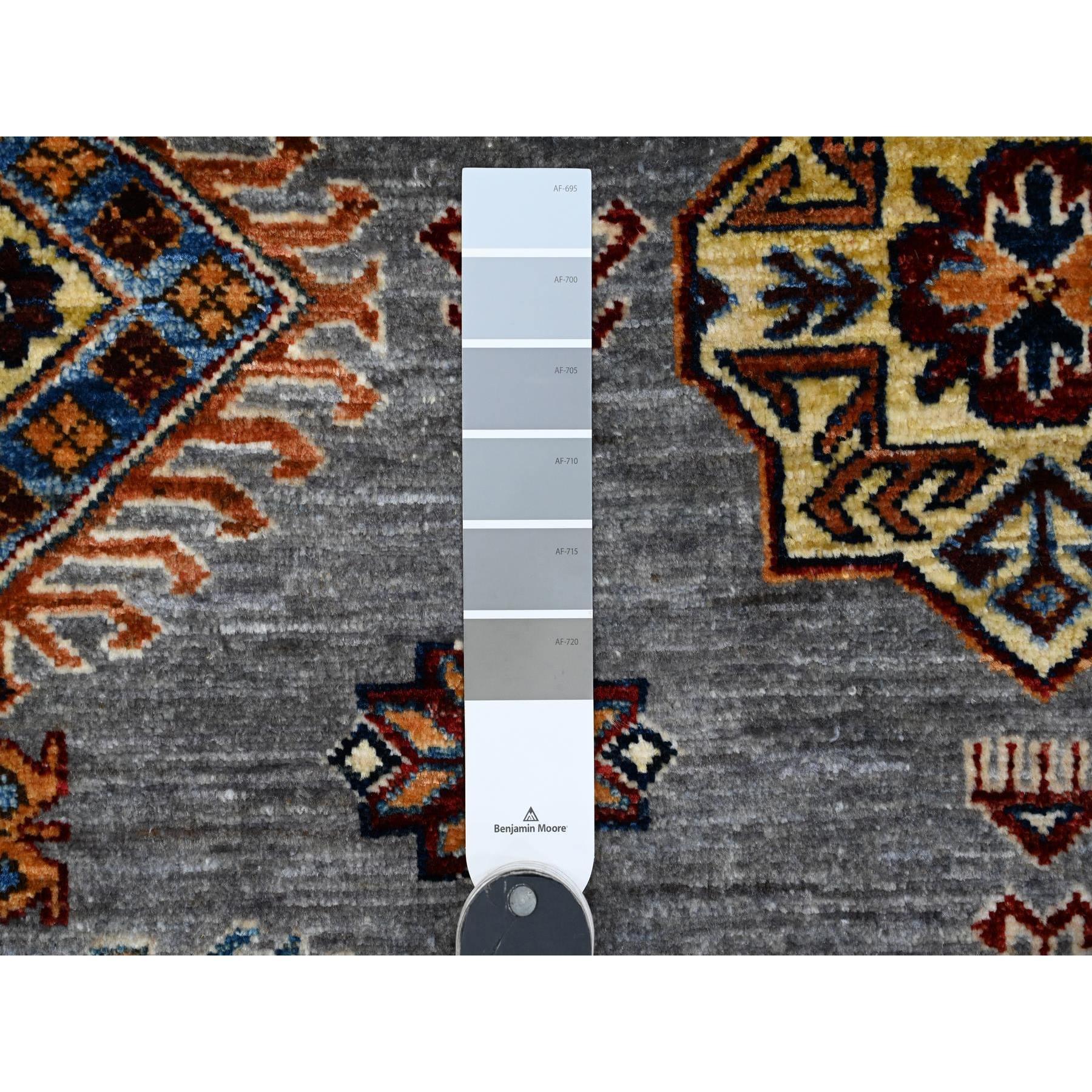 XXI secolo e contemporaneo 10'x10' Gray Promenade White Tappeto quadrato afghano super kazak tutto in lana annodato a mano in vendita