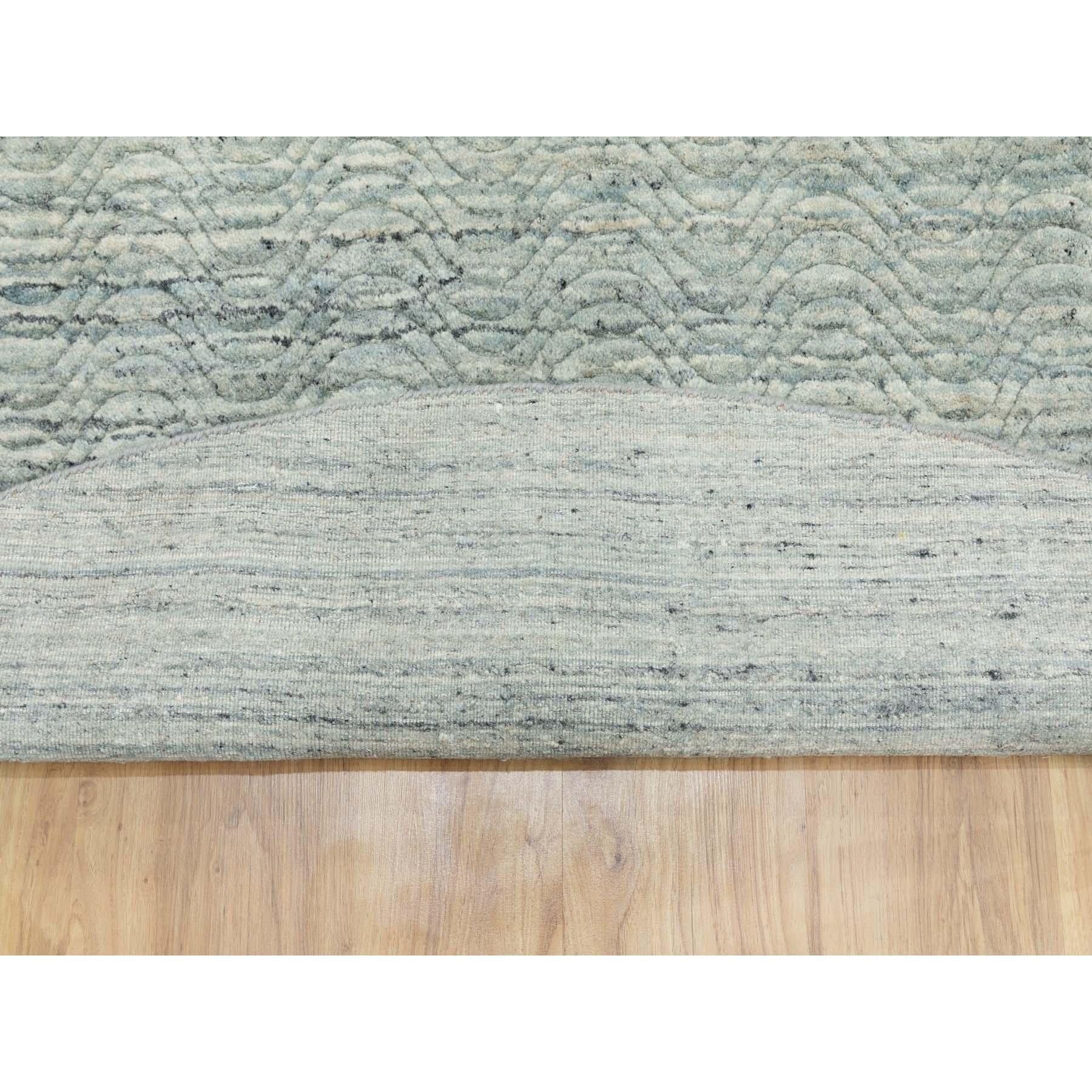 Noué à la main 10'x10' Tapis transitionnel en laine organique Variegated Textured, tissé à la main en vert en vente