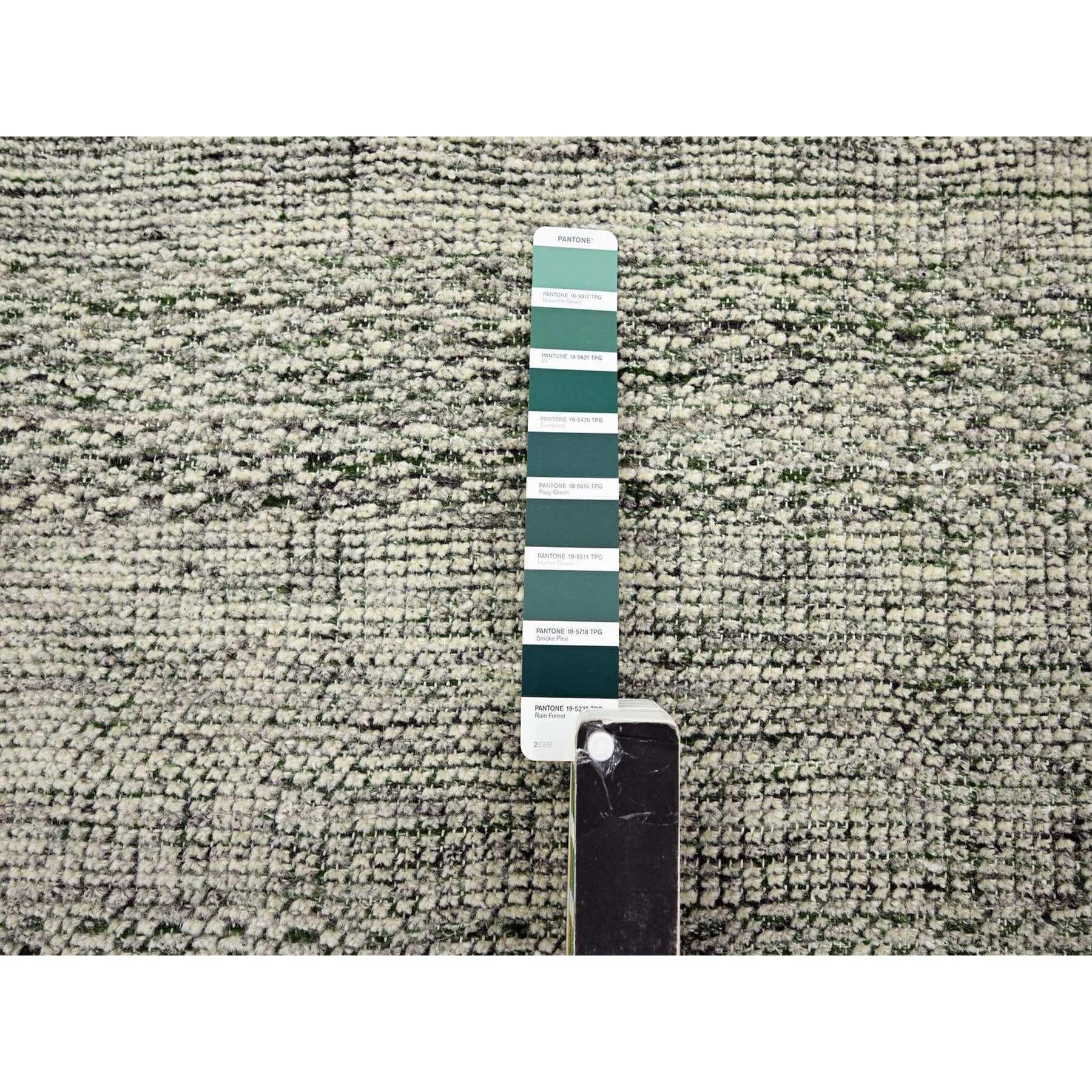 XXI secolo e contemporaneo 10'x10' Tappeto Verde in Pura Lana Ossidato e Distressed Grass Design Annodato a Mano in vendita