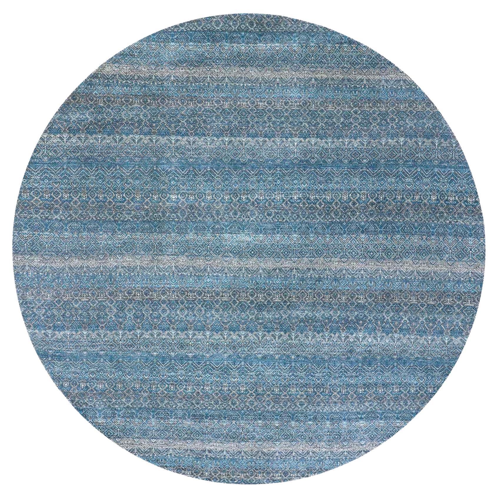 10
x10
 Hyperlink Blue Tapis Kohinoor en laine ton sur ton, noué à la main, doux et brillant