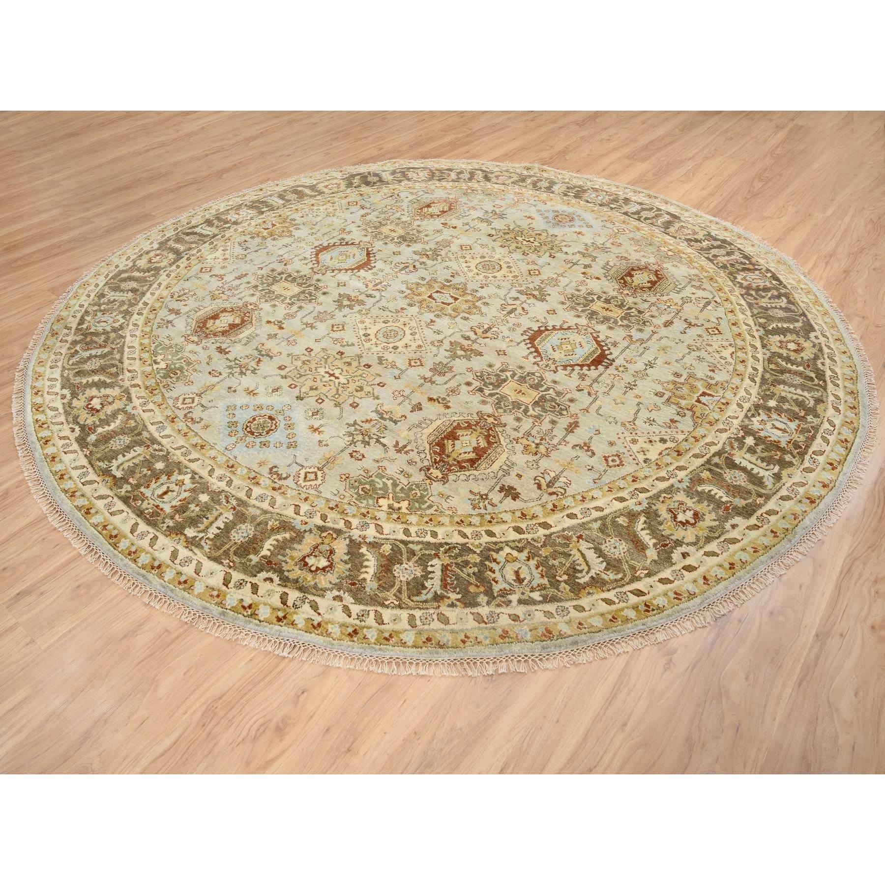 10'x10' Hellgrauer Karajeh Design Reine Wolle Handgeknüpft Orientalischer Runder Teppich (Stammeskunst) im Angebot
