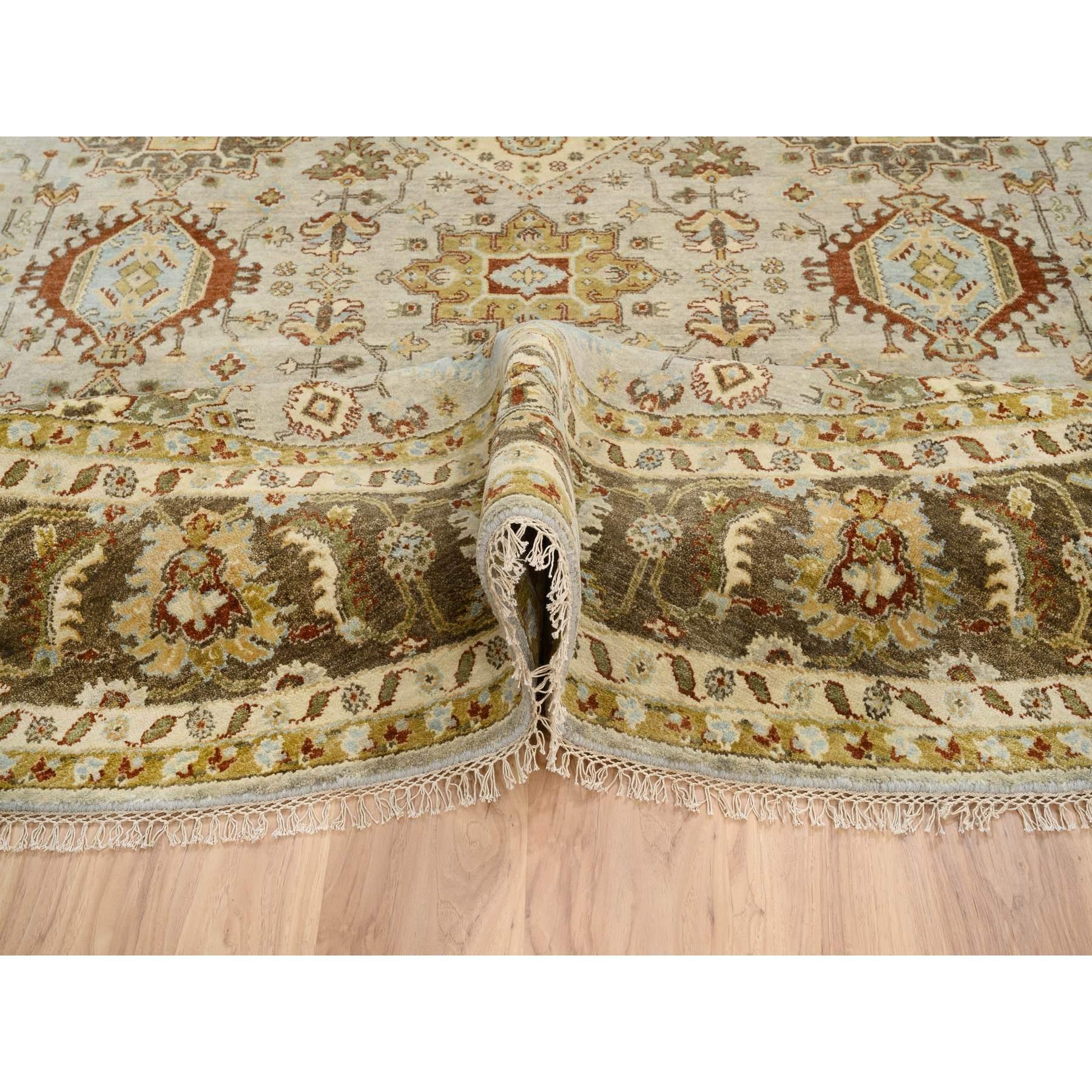 10'x10' Hellgrauer Karajeh Design Reine Wolle Handgeknüpft Orientalischer Runder Teppich im Zustand „Neu“ im Angebot in Carlstadt, NJ