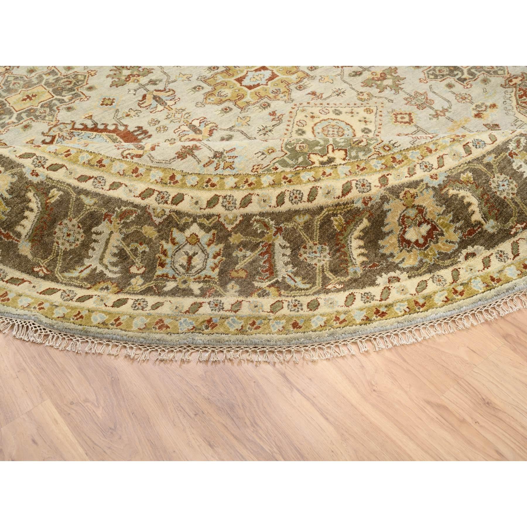 10'x10' Hellgrauer Karajeh Design Reine Wolle Handgeknüpft Orientalischer Runder Teppich (21. Jahrhundert und zeitgenössisch) im Angebot