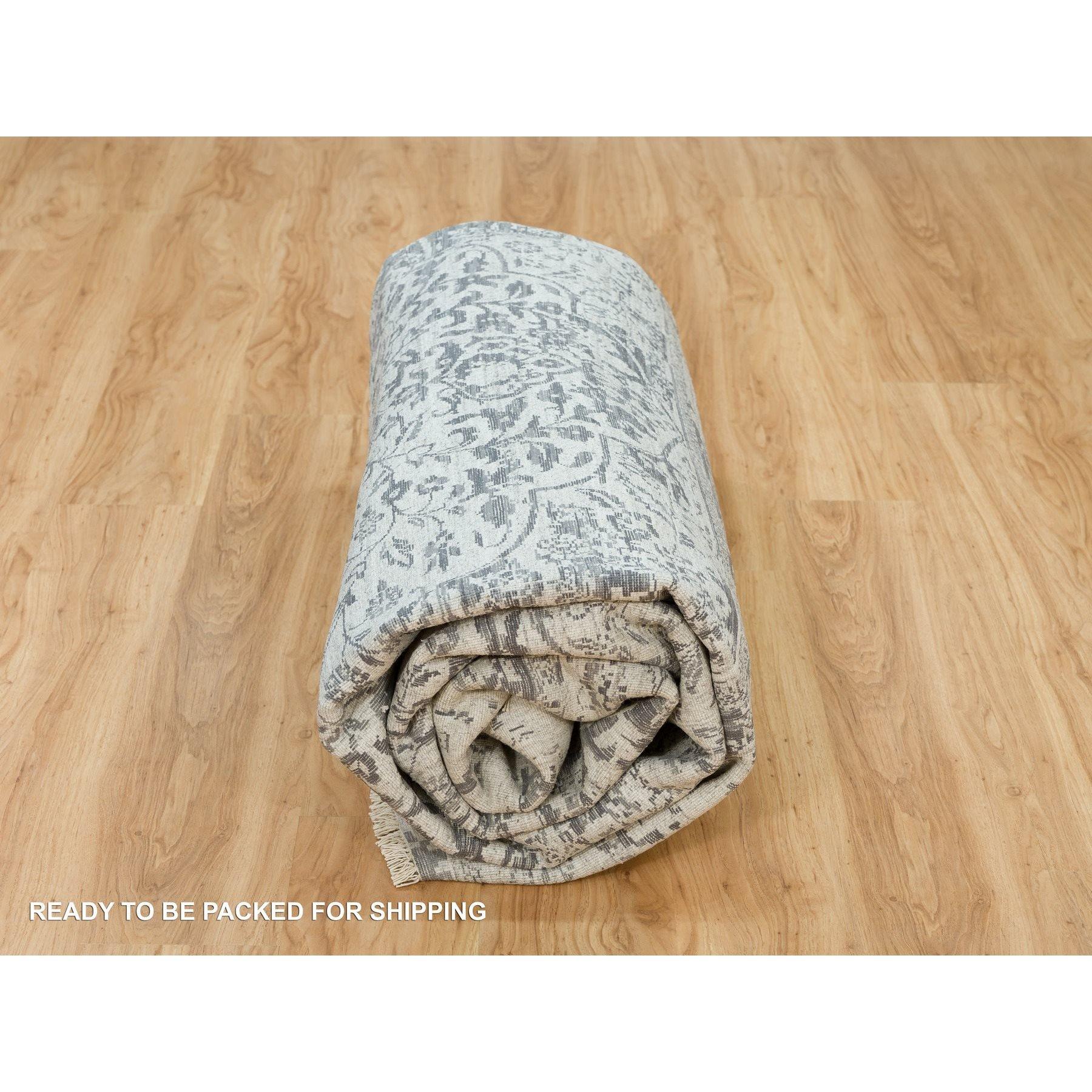 10'x10' Misty Gray Handgeknüpfter Broken Persischer quadratischer Teppich aus Wolle und Seide in Grau im Angebot 3