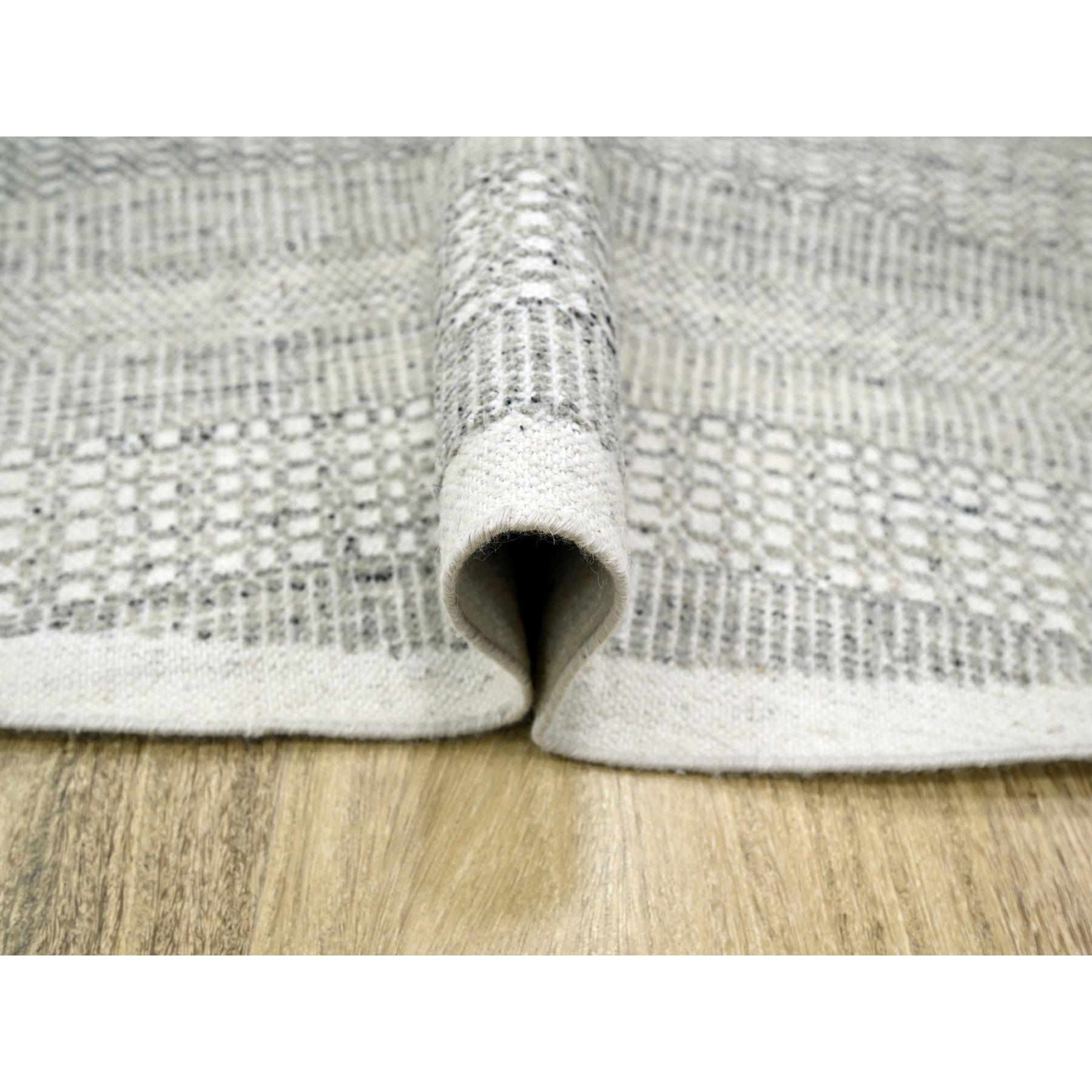 Noué à la main Tapis rond en pure laine 10'x10' Misty Gray Distressed Grass Design, noué à la main en vente