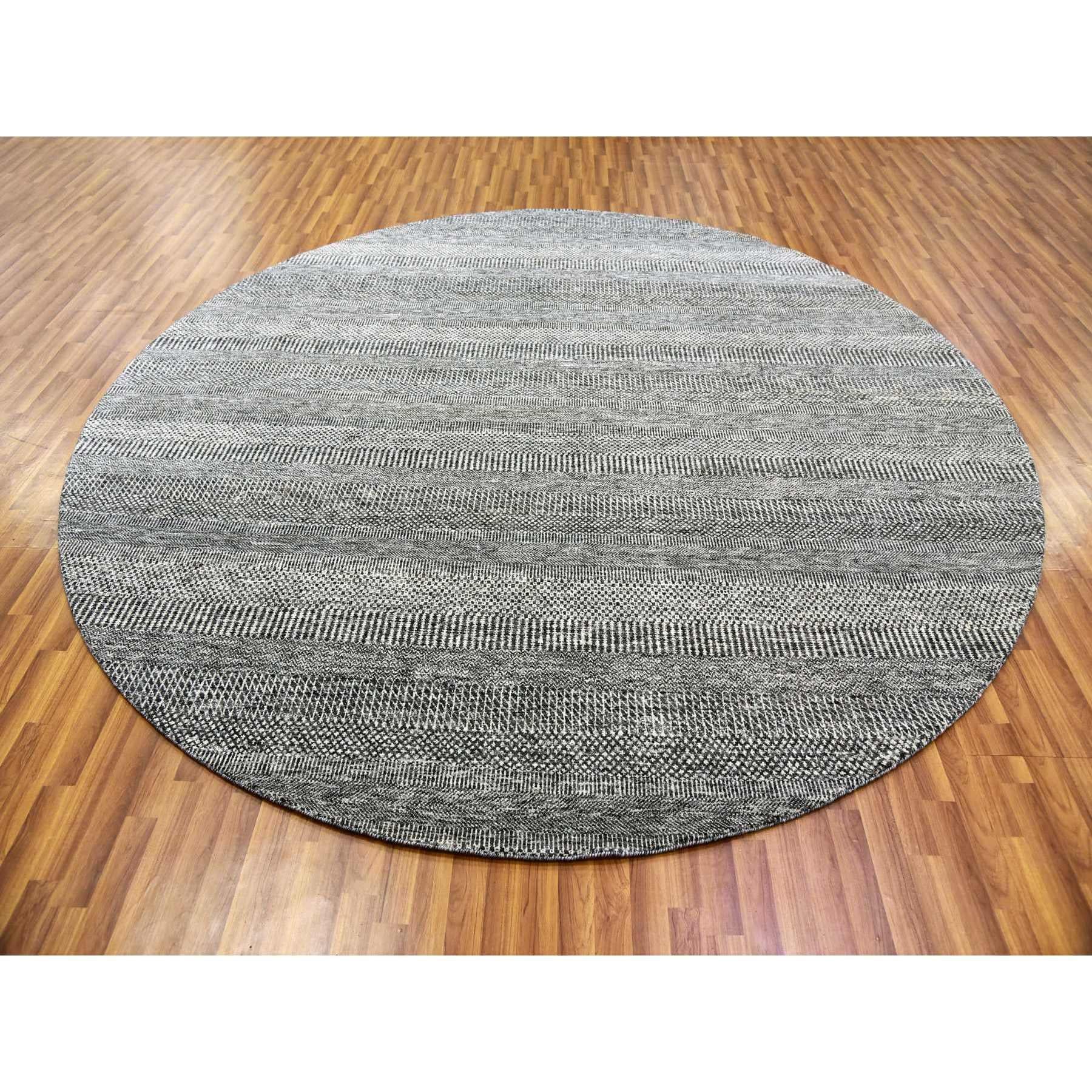 Remake your home with this amazing Hand-Knotted carpet. This handcrafted Undyed Pure Wool, Tone on Tone, Modern Grass Design, Hand Knotted, Oriental Rug. This distinct piece has been knotted for several weeks in the centuries-old traditional weaving