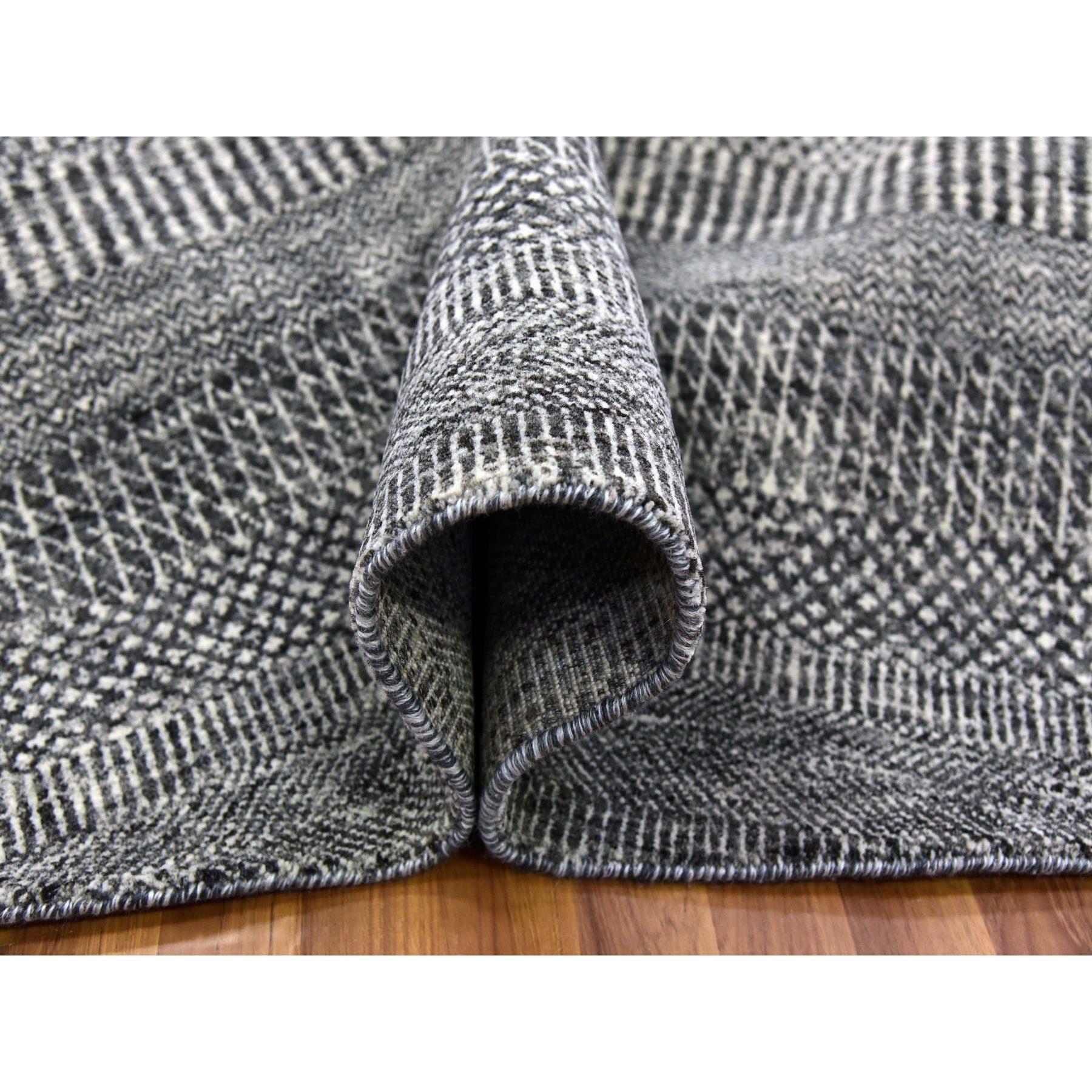 Hand-Knotted 10'x10' Neutral Gray Undyed Wool Hand Knotted Grass Design Round Oriental Rug For Sale