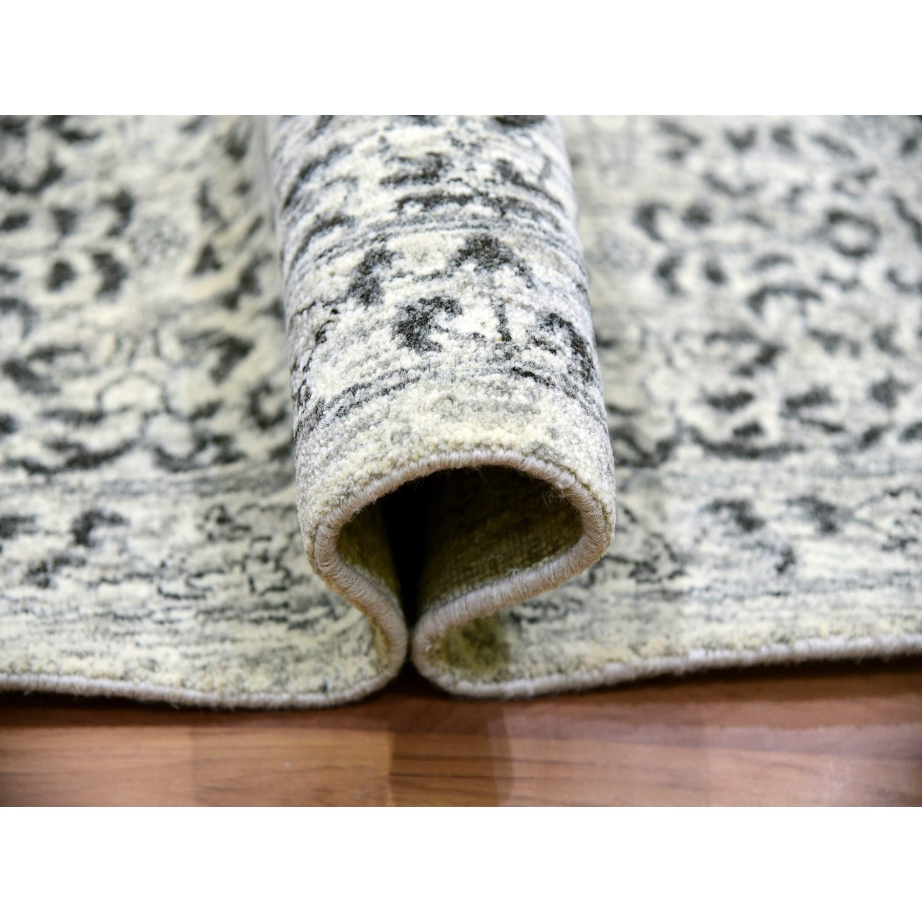 10'x10' Oxford Weißer handgeknüpfter runder Teppich aus organischer Wolle der Mamluken-Dynastie ungefärbt (Handgeknüpft) im Angebot