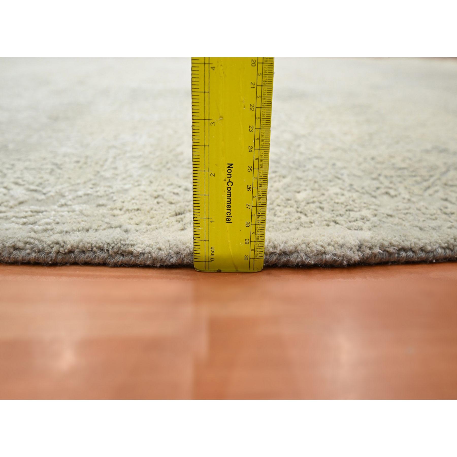 10'x10' Oyster White Jewelry Design Wolle und Seide Handgeknüpft Rundteppich im Angebot 4