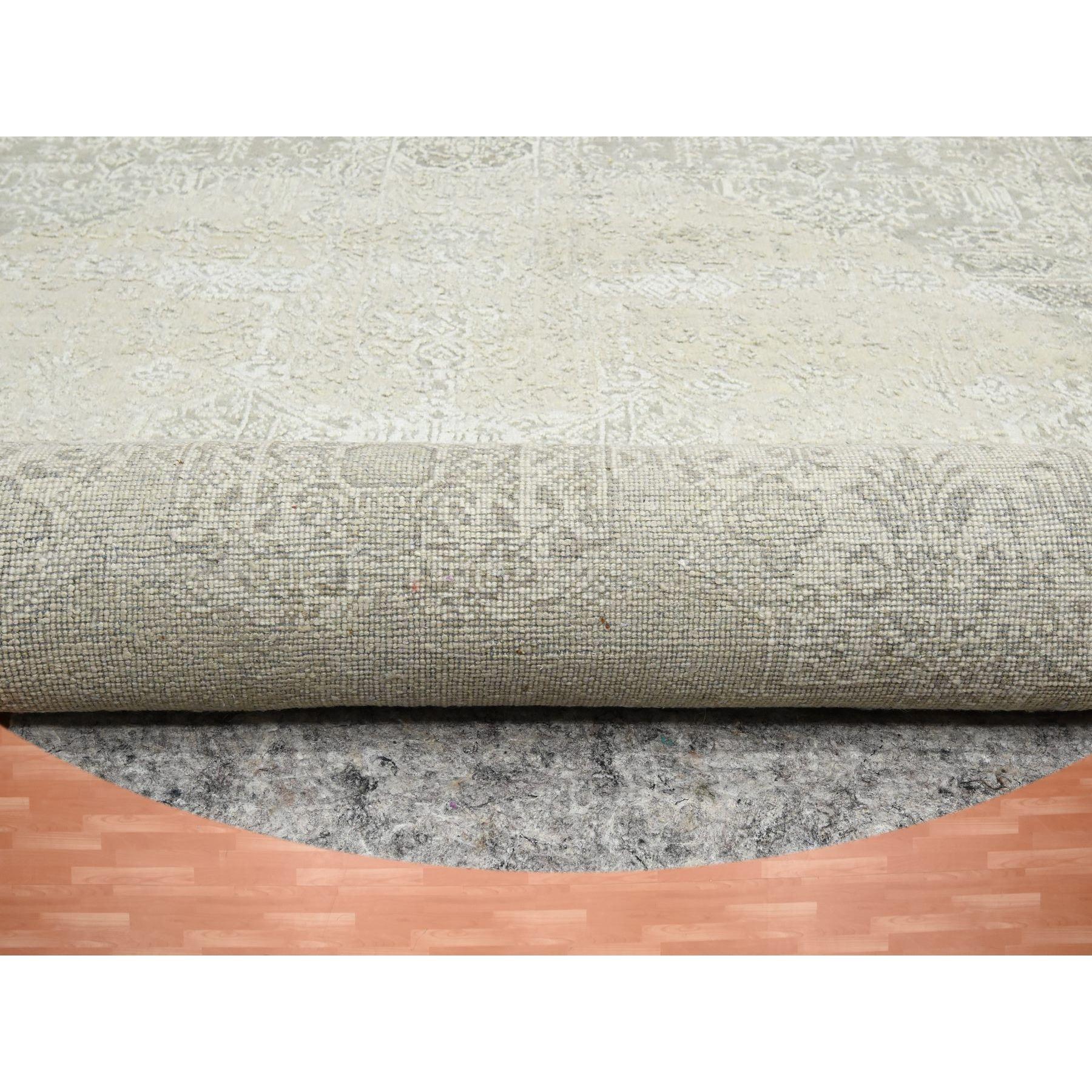 10'x10' Oyster White Jewelry Design Wolle und Seide Handgeknüpft Rundteppich (Indisch) im Angebot