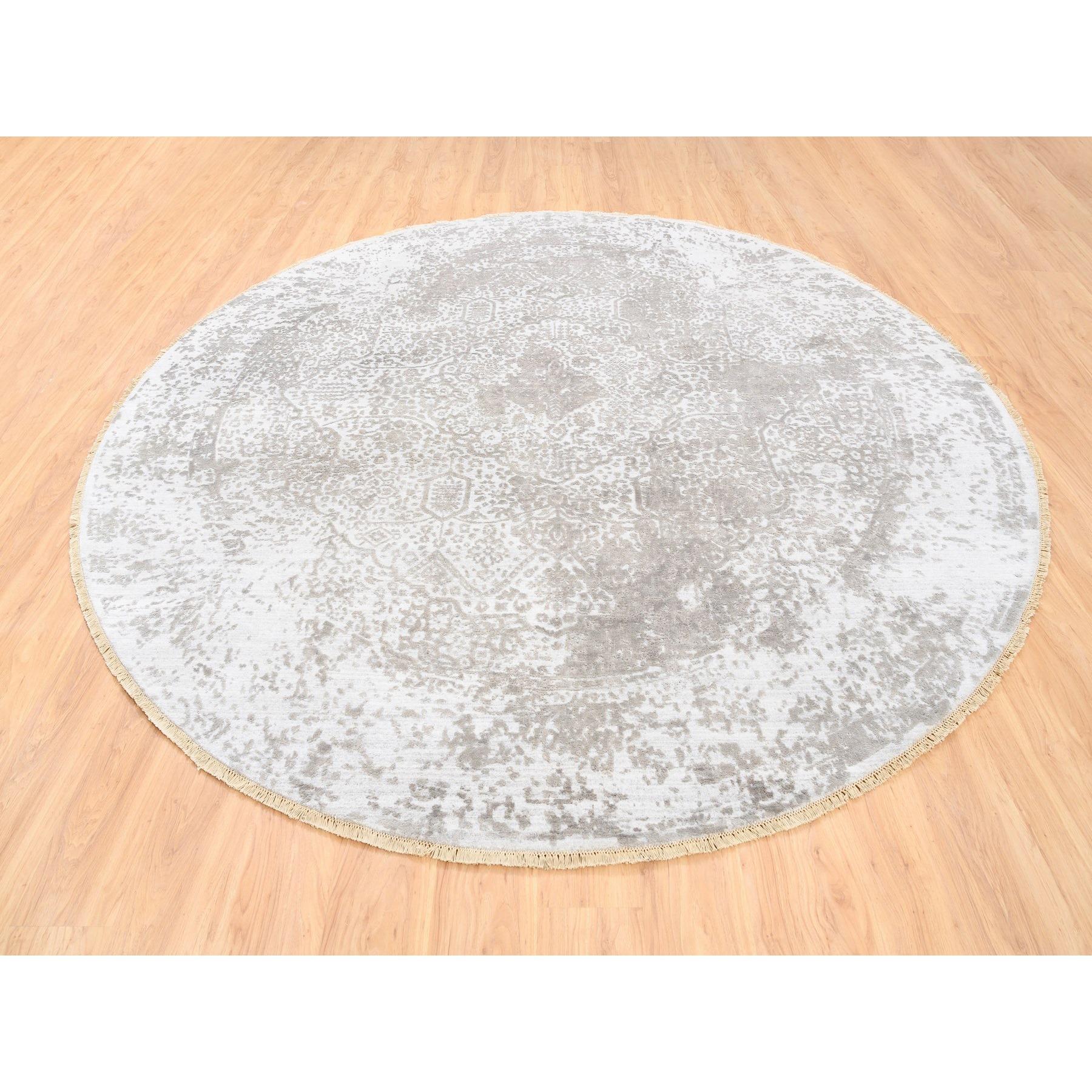 10'x10' Runder Grauer Gebrochener Persischer Design Wolle Und Reine Seide Handgeknüpfter Teppich (Indisch) im Angebot