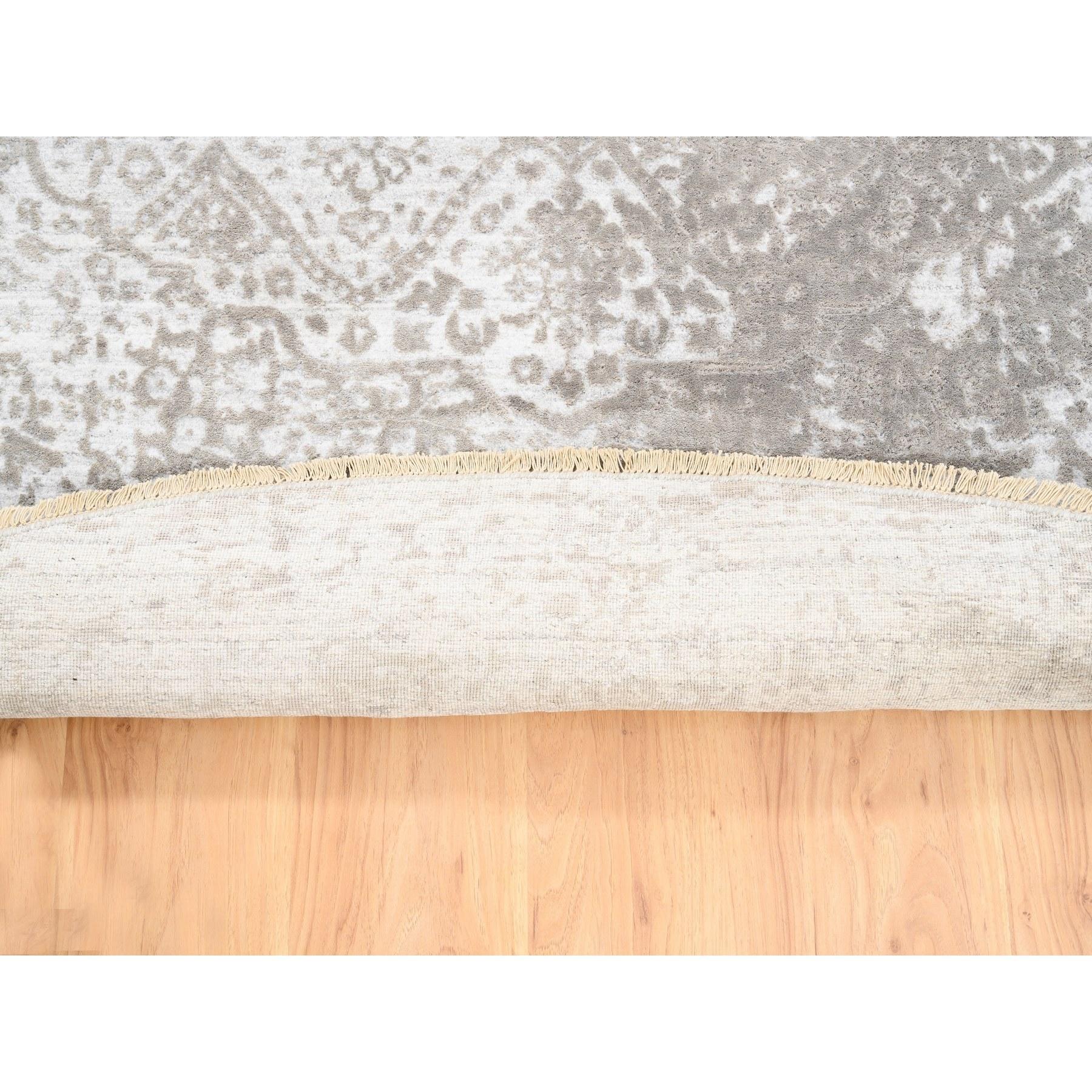 10'x10' Runder Grauer Gebrochener Persischer Design Wolle Und Reine Seide Handgeknüpfter Teppich (21. Jahrhundert und zeitgenössisch) im Angebot