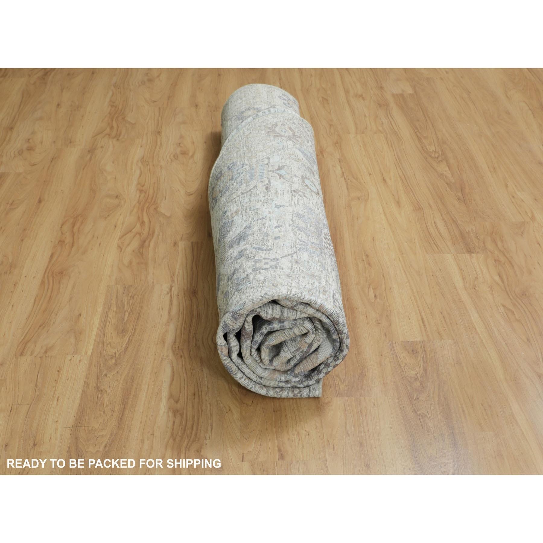 10'x10' Round Ivory Silk With Textured Wool Tabriz Hand Knots Rugs (tapis oriental noué à la main) en vente 3