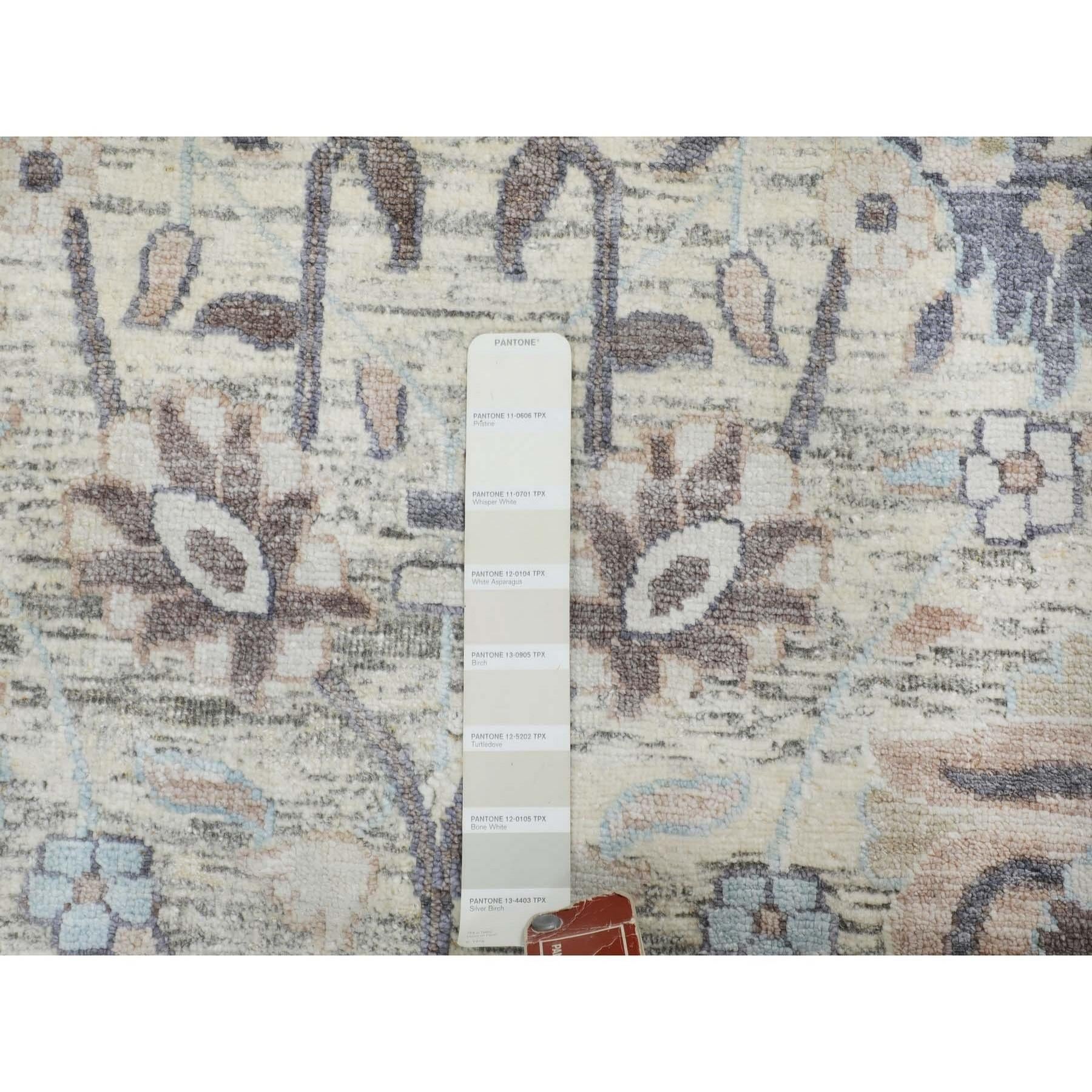 10'x10' Round Ivory Silk With Textured Wool Tabriz Hand Knots Rugs (tapis oriental noué à la main) en vente 1