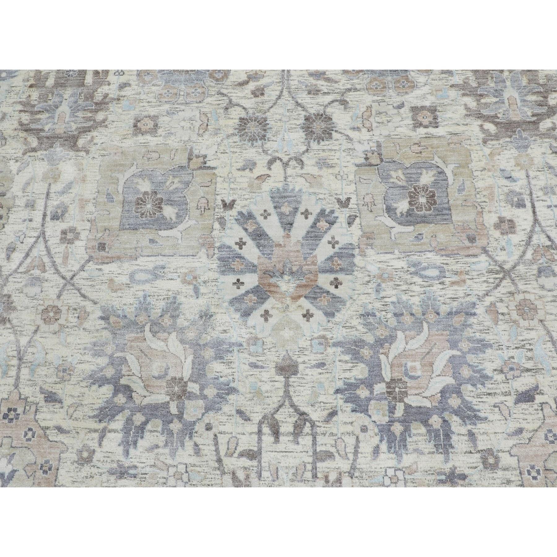 10'x10' Round Ivory Silk With Textured Wool Tabriz Hand Knots Rugs (tapis oriental noué à la main) en vente 2