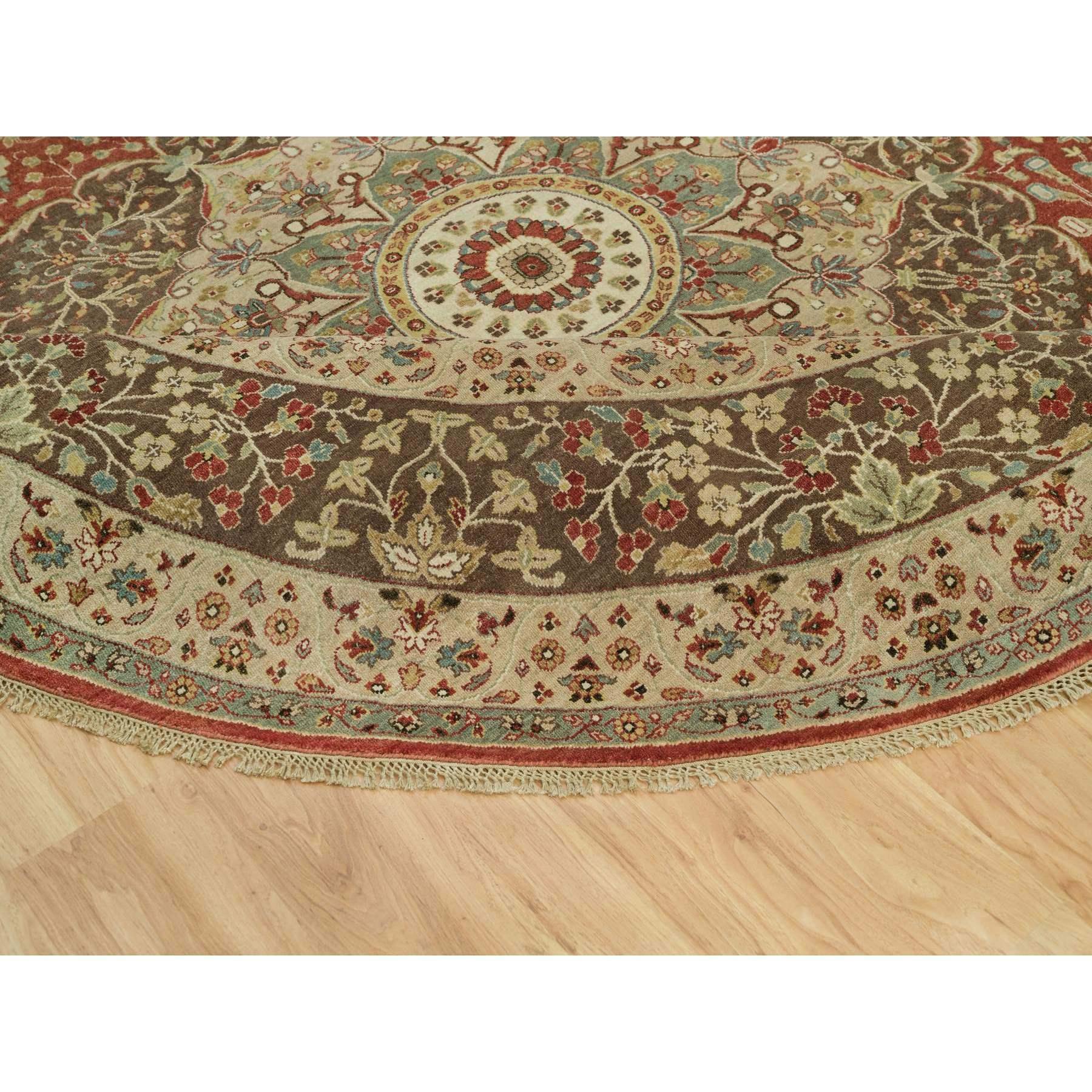 Tapis d'Orient 10'x10' rouge roux noué à la main Tebraz Antique Wool Runner Neuf - En vente à Carlstadt, NJ