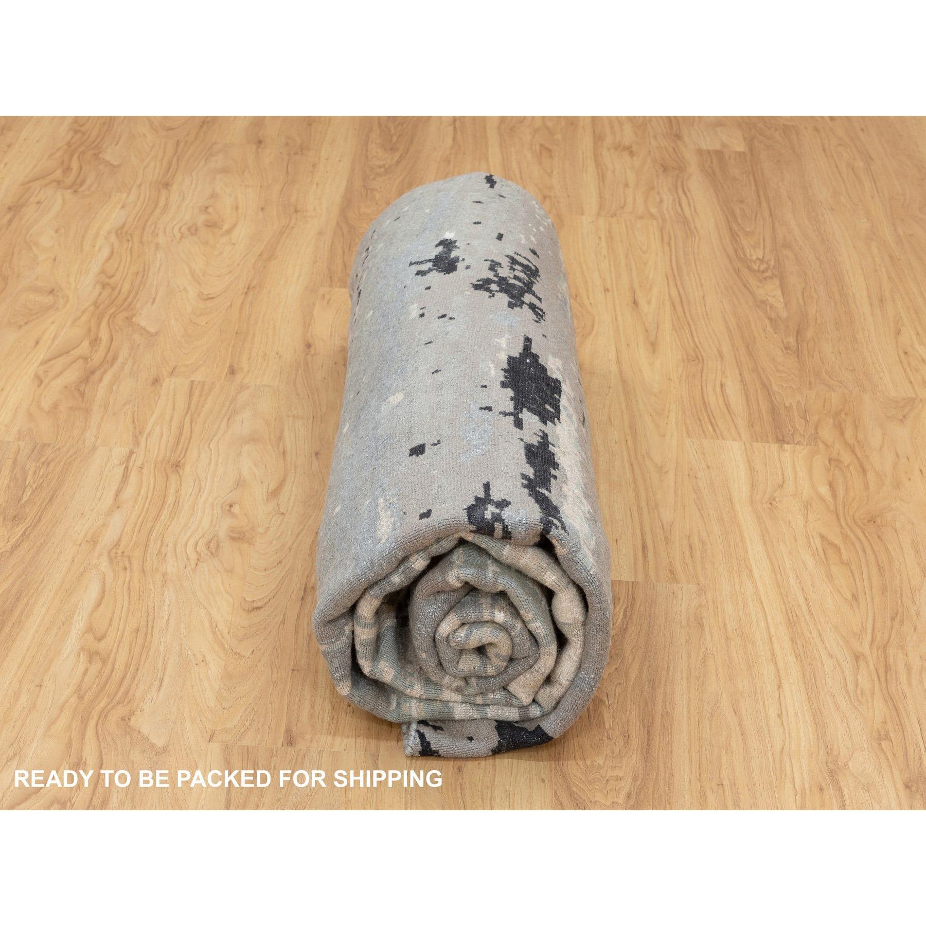 10'x10' Taupe Hi-Low Pile Abstract Design Wool and Silk Hand Knotted Round Rug For Sale 3