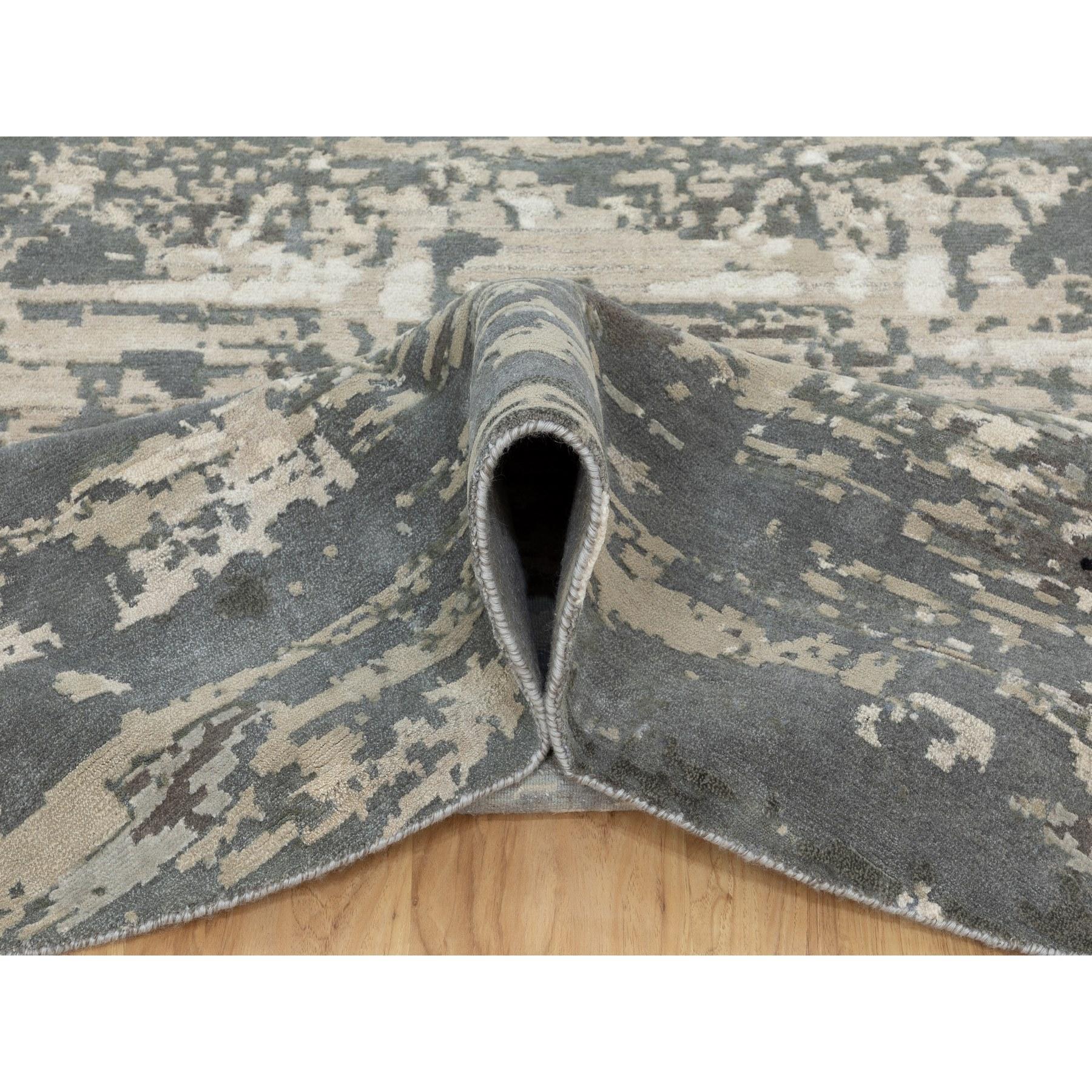 10'x10' Taupe Hi-Low Pile Abstract Design Wool and Silk Hand Knotted Round Rug In New Condition For Sale In Carlstadt, NJ