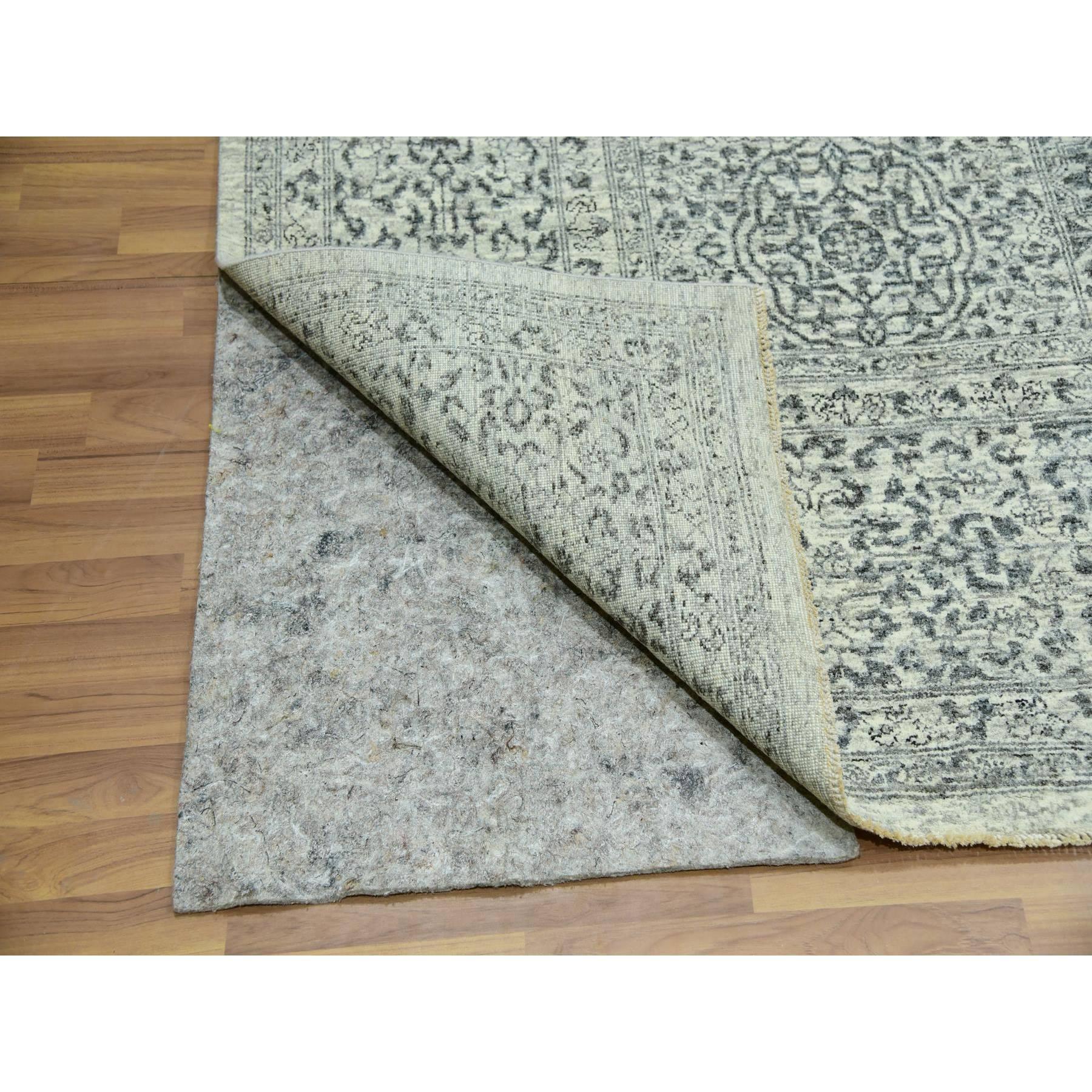 Indiano Tappeto quadrato in lana lucida 10'x10' Whiting annodato a mano e non colorato con motivo della dinastia Mamluke in vendita