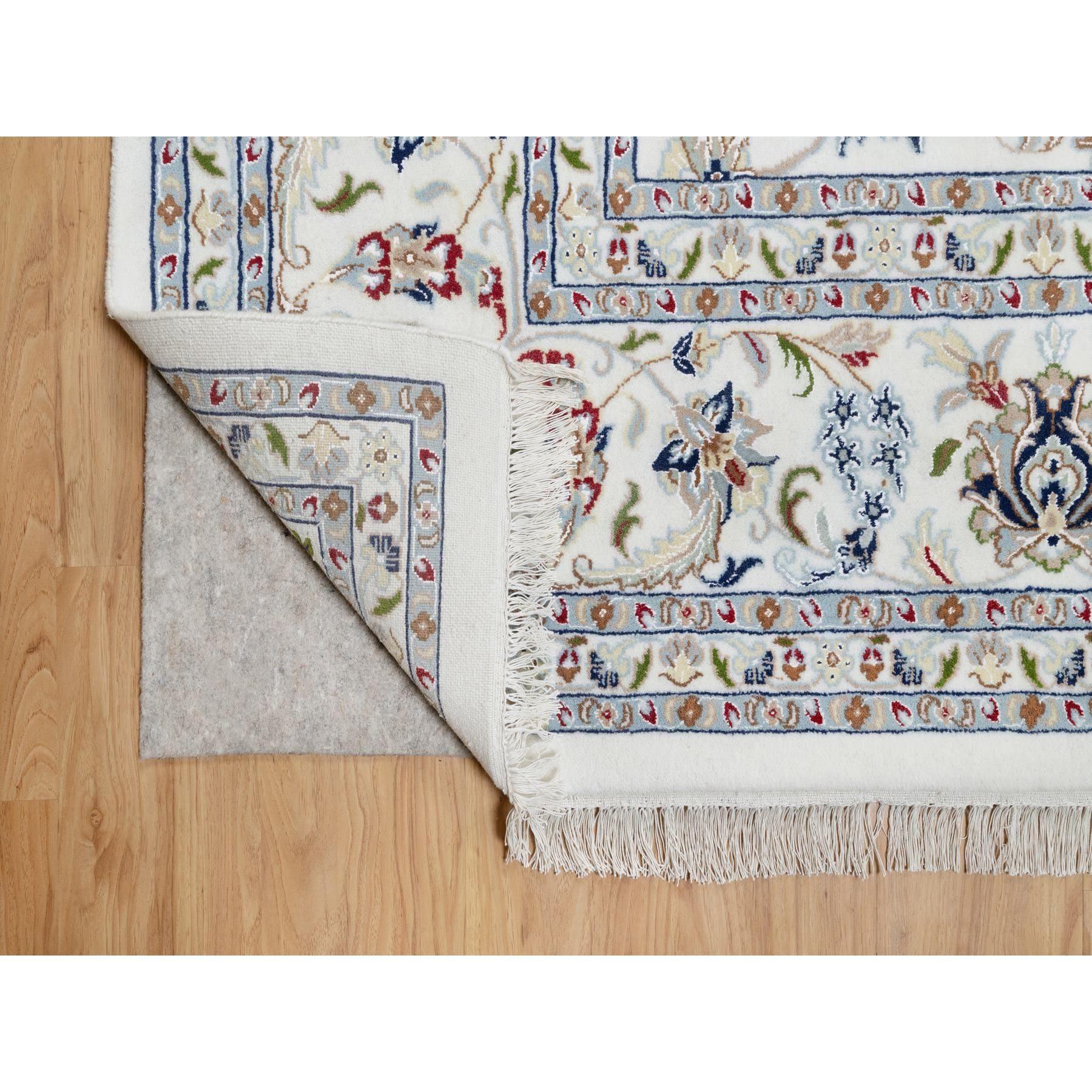 10'x10' Weißer, handgeknüpfter, quadratischer Teppich aus Wolle und Seide, 250 KPSI, Nain Design, Nain Design (Indisch) im Angebot