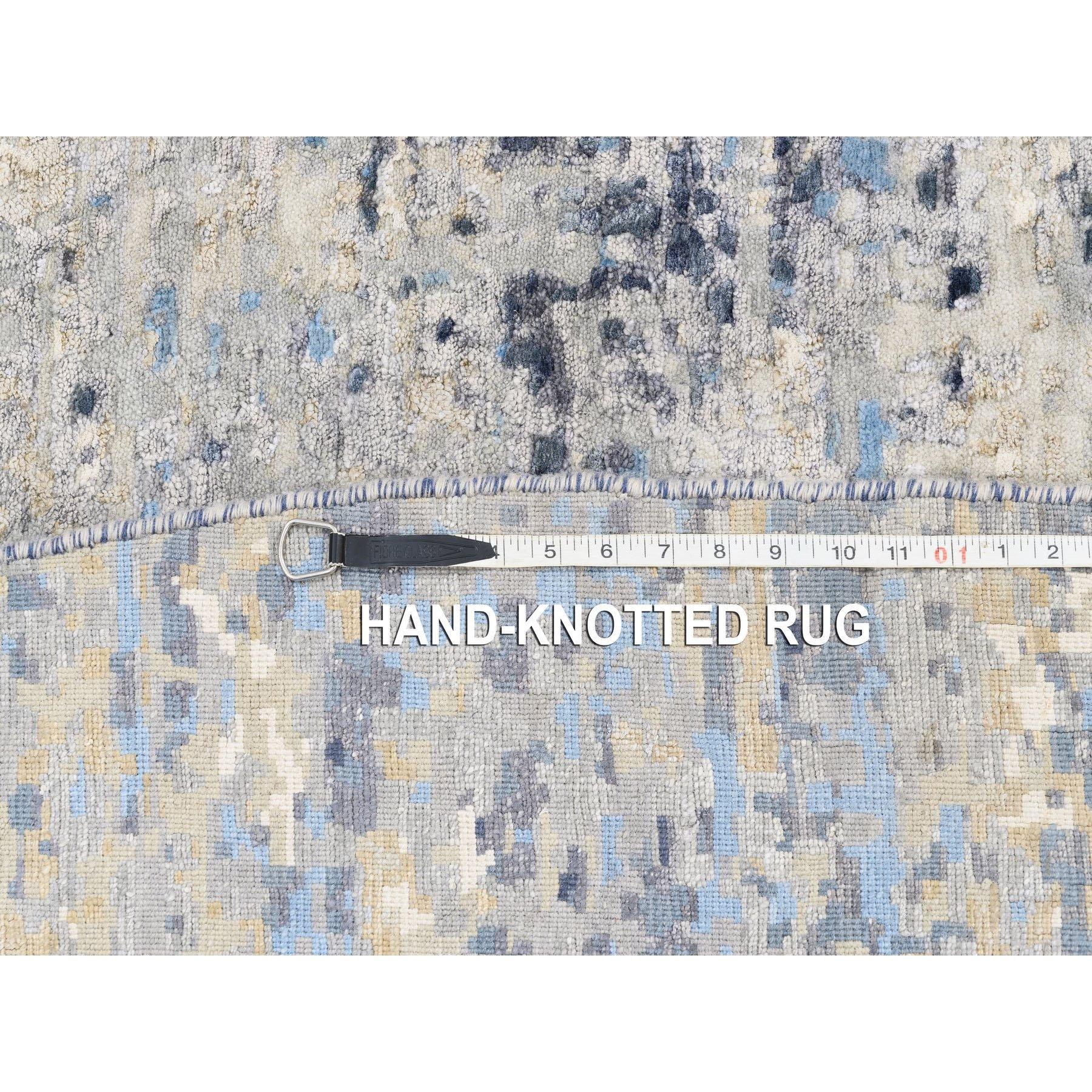Tapis carré en laine et soie bleu abstrait avec design mosaïque noué à la main 10'x10'. en vente 4