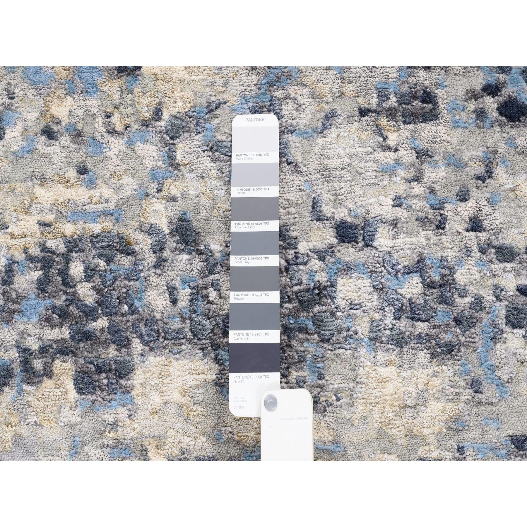 Soie Tapis carré en laine et soie bleu abstrait avec design mosaïque noué à la main 10'x10'. en vente