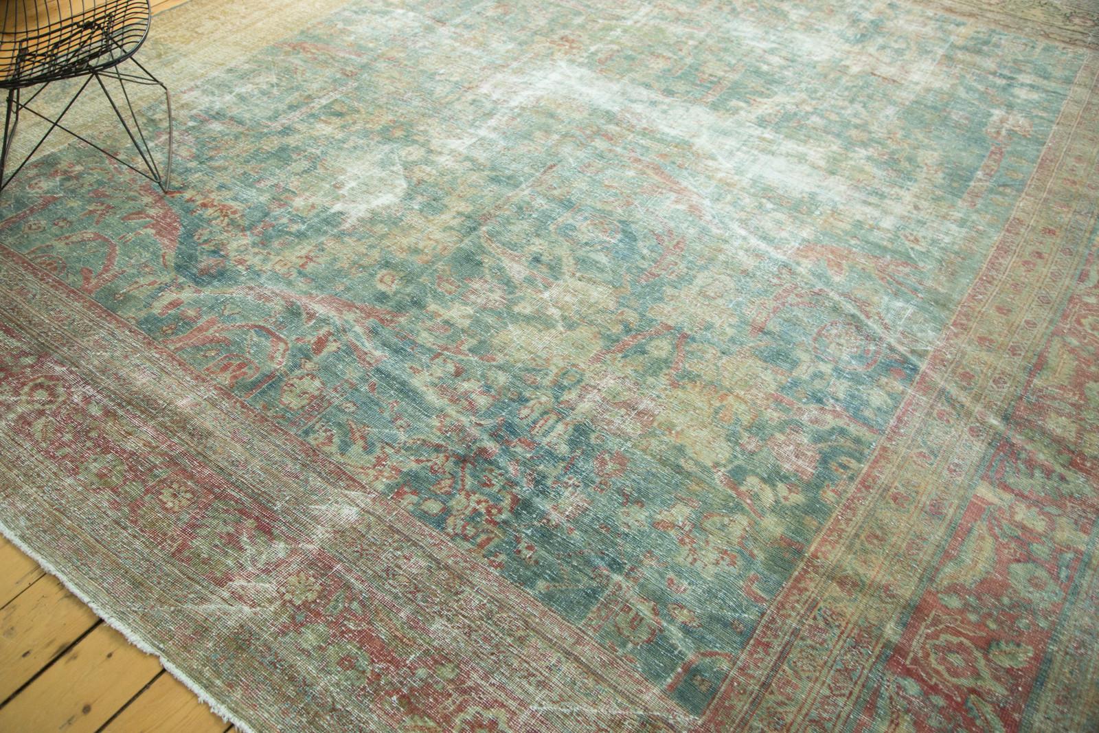Antiker quadratischer Mahal-Teppich im Zustand „Gut“ im Angebot in Katonah, NY