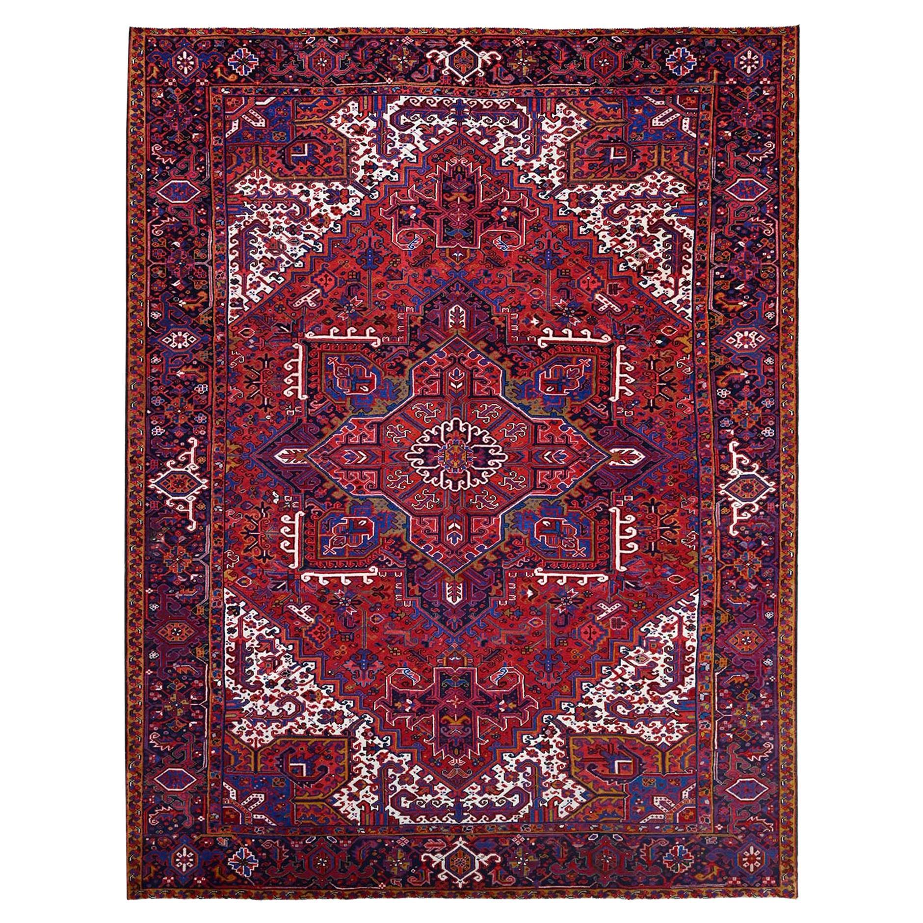 Tapis oriental persan Heriz 10'x12'9" rouge baie, pure laine tissée tribale en vente